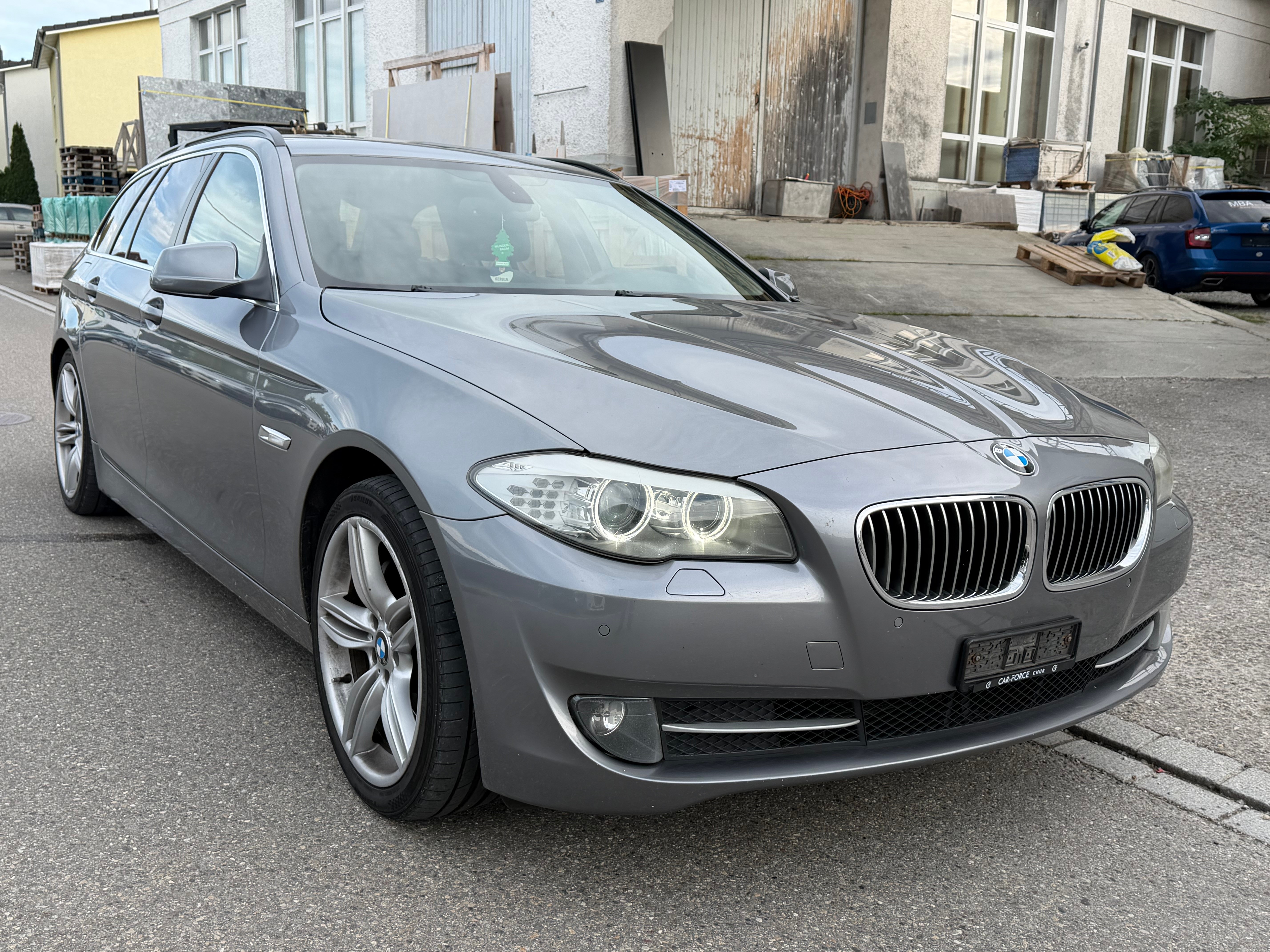 Car photo