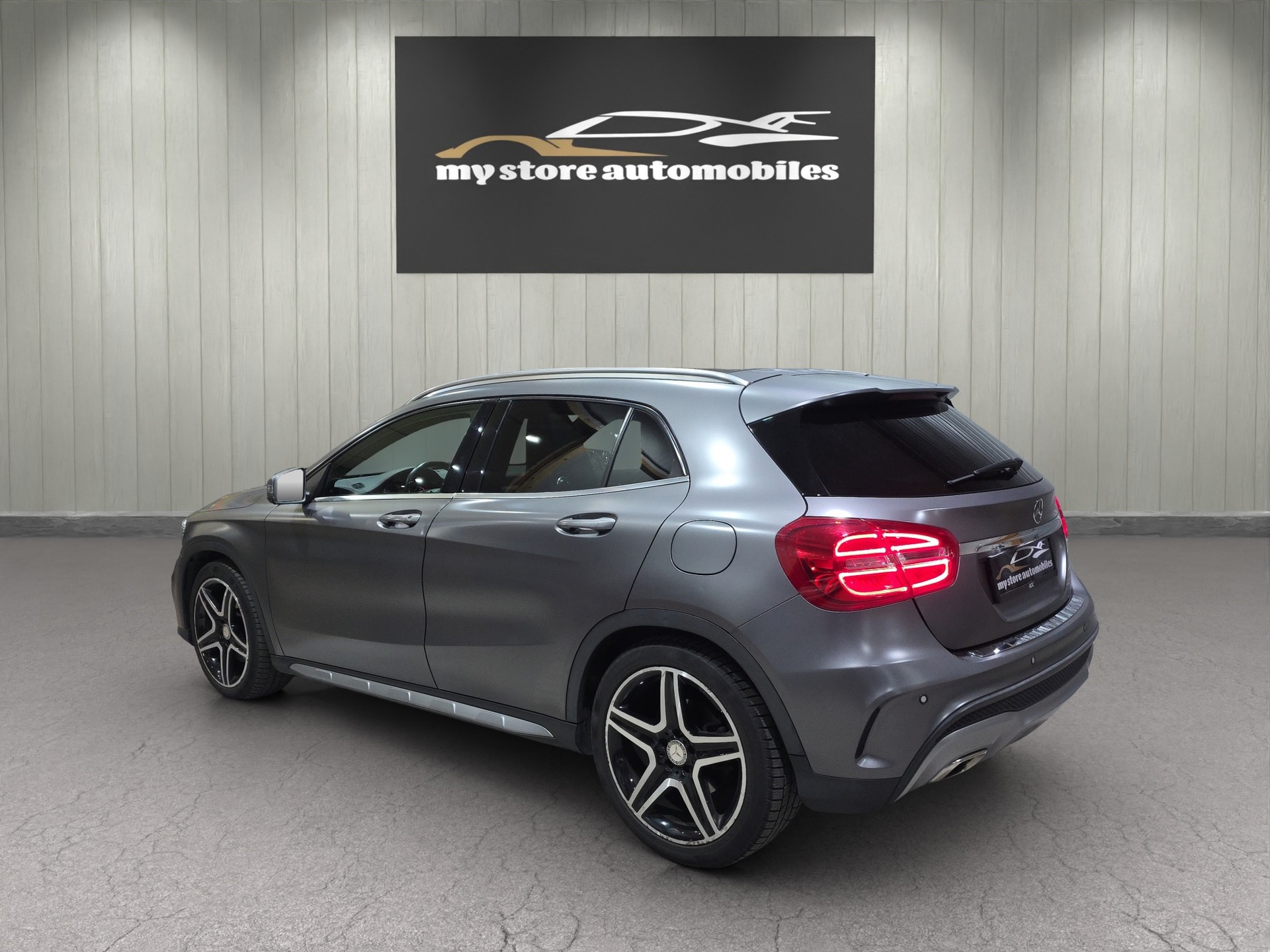 MERCEDES-BENZ GLA 250 AMG Line 4Matic 7G-DCT-image-7