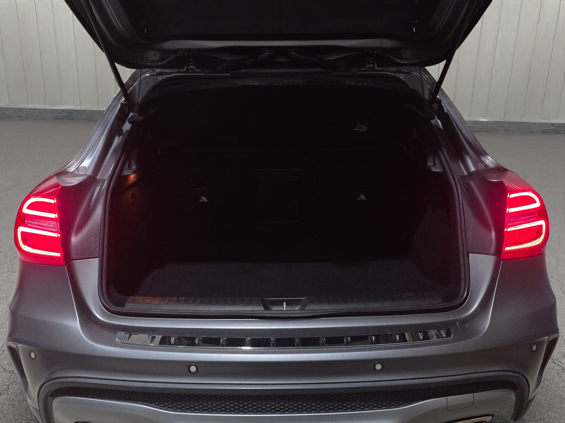 MERCEDES-BENZ GLA 250 AMG Line 4Matic 7G-DCT-image-17