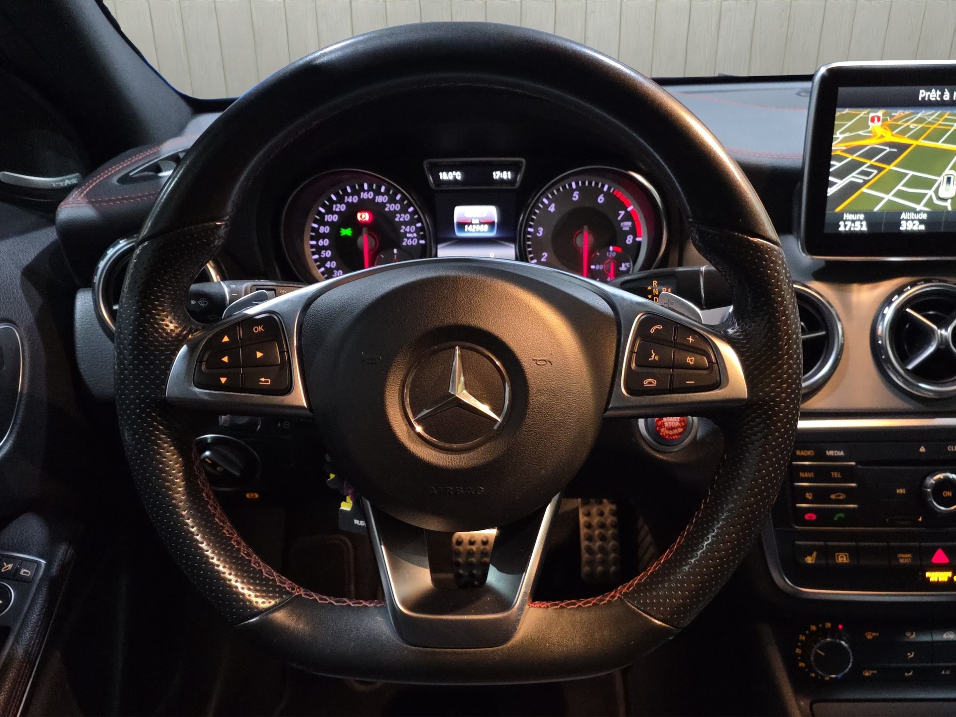 MERCEDES-BENZ GLA 250 AMG Line 4Matic 7G-DCT-image-10