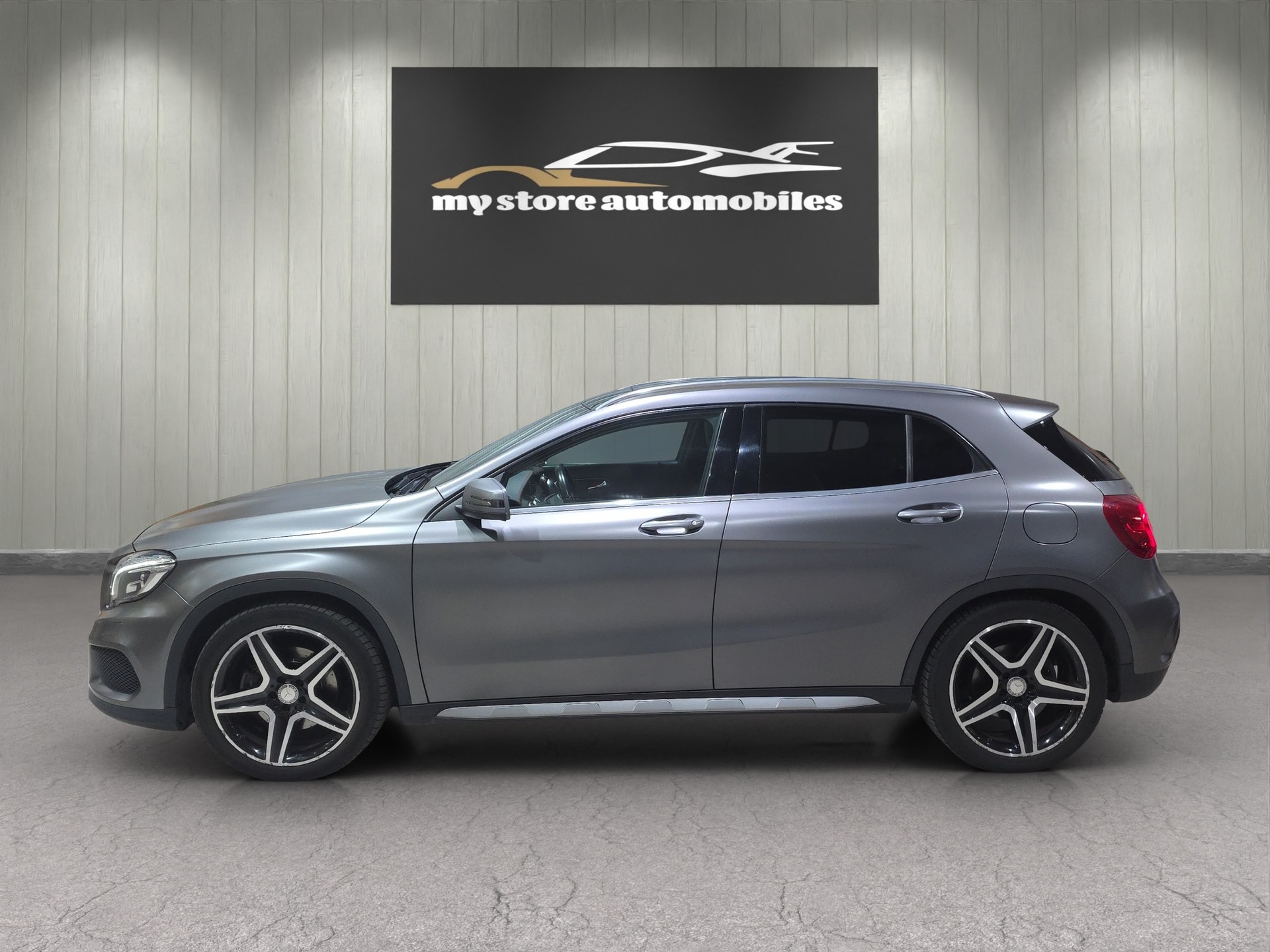 MERCEDES-BENZ GLA 250 AMG Line 4Matic 7G-DCT