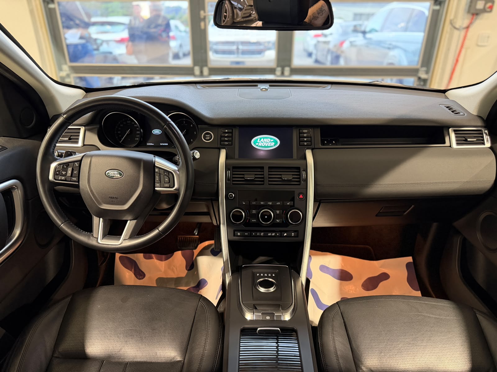 LAND ROVER Discovery Sport 2.0 TD4 SE AT9-image-2