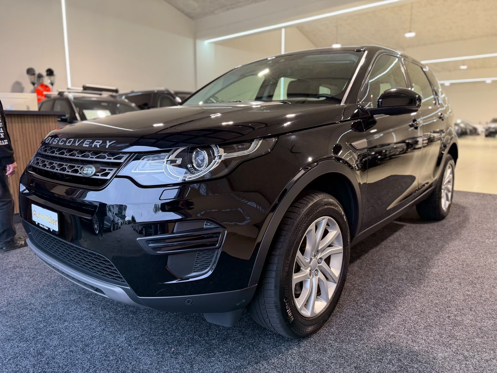 LAND ROVER Discovery Sport 2.0 TD4 SE AT9-image-0