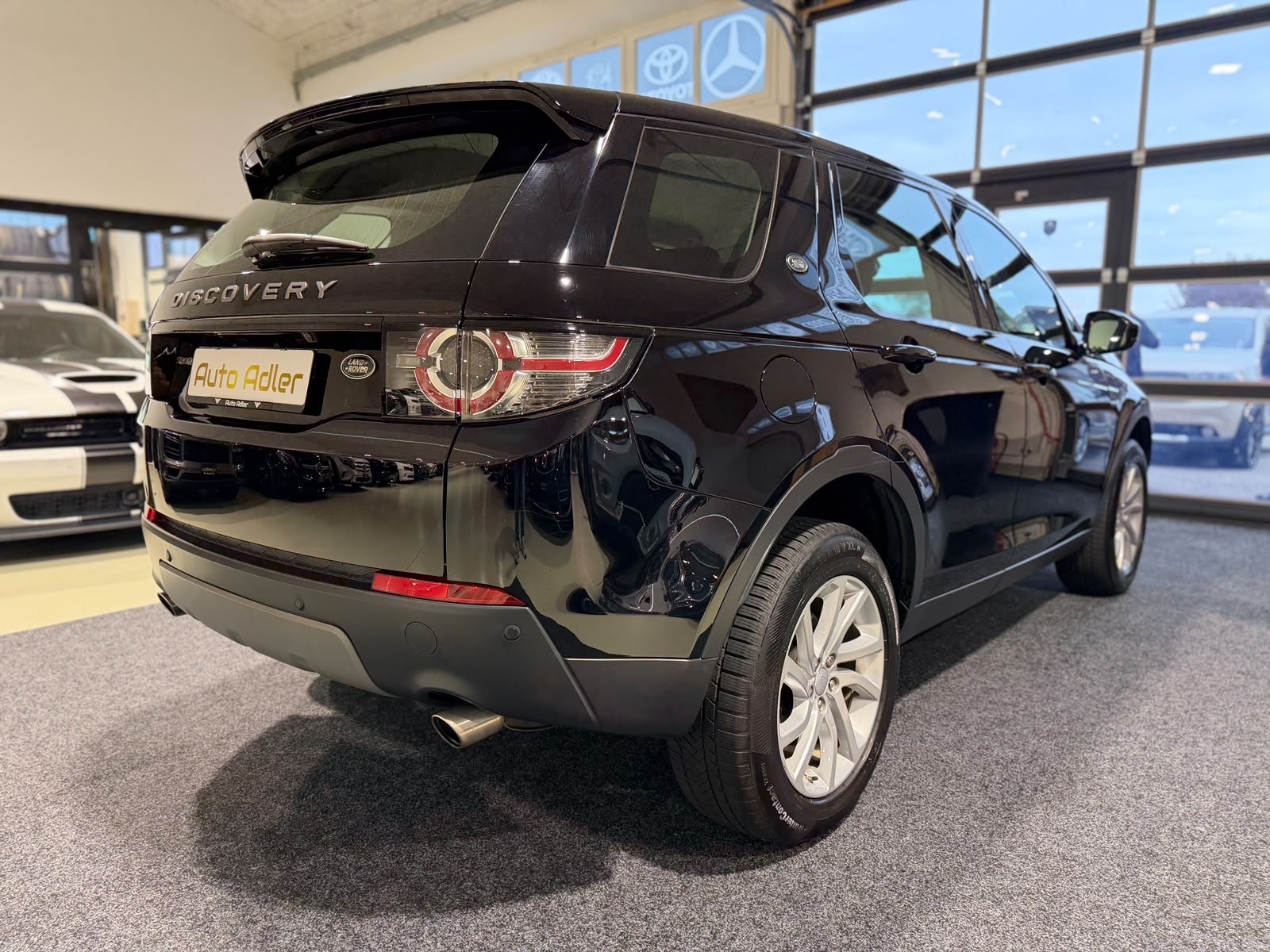 LAND ROVER Discovery Sport 2.0 TD4 SE AT9-image-8