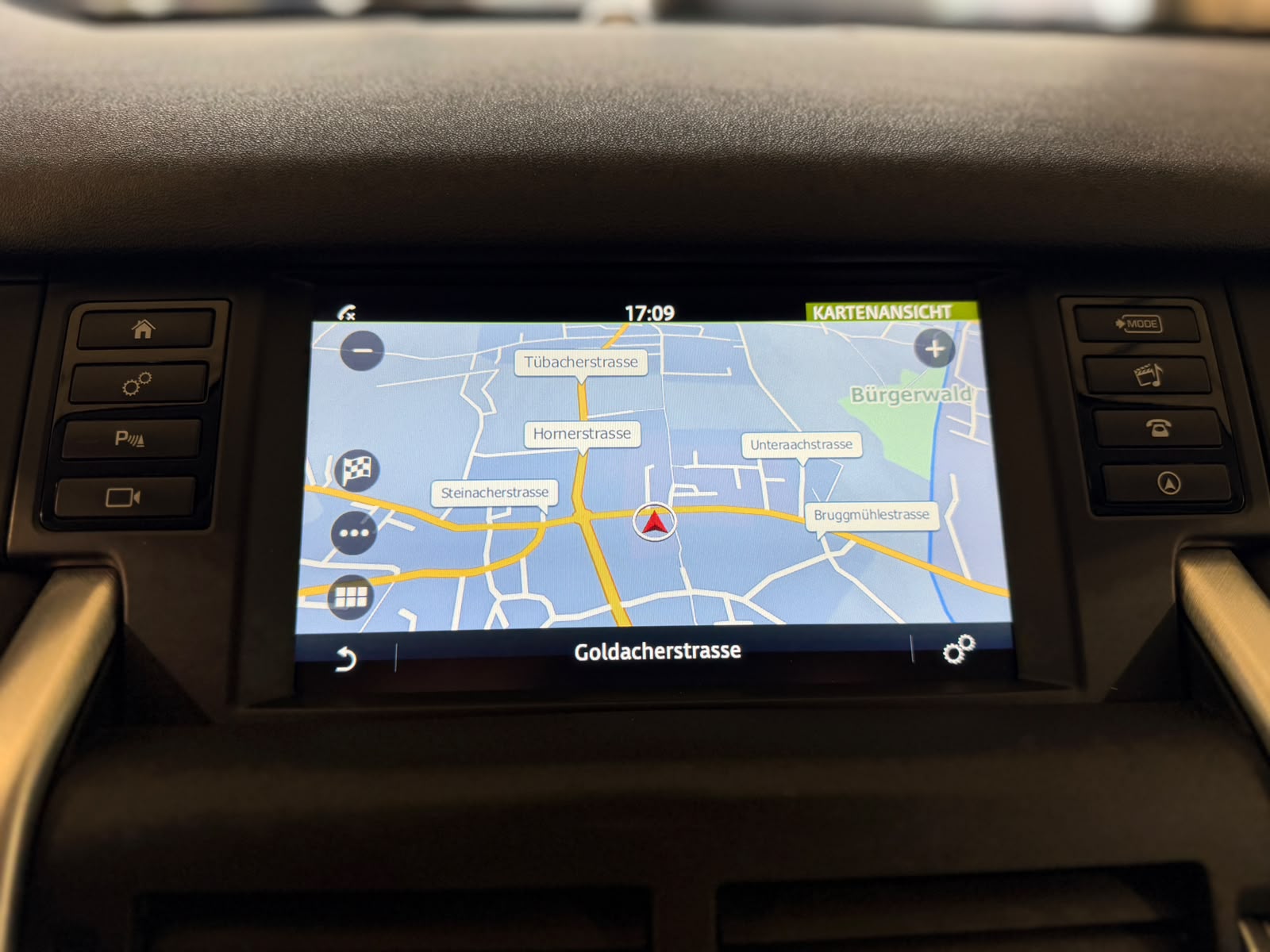 LAND ROVER Discovery Sport 2.0 TD4 SE AT9-image-21