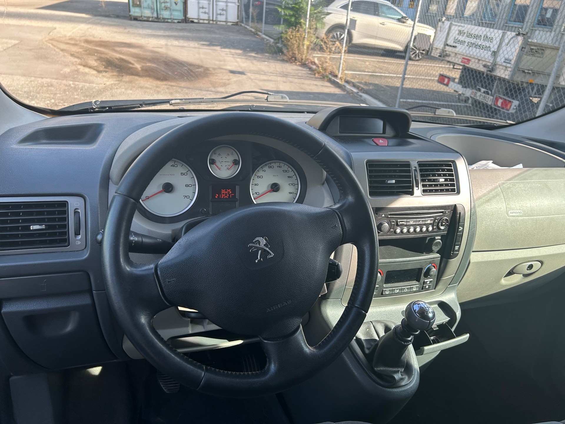 PEUGEOT Expert Tepee 2.0 HDi Shuttle L2-image-12