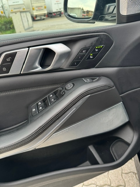BMW X5 xDrive M50d Edition 20 Jahre Steptronic-image-13