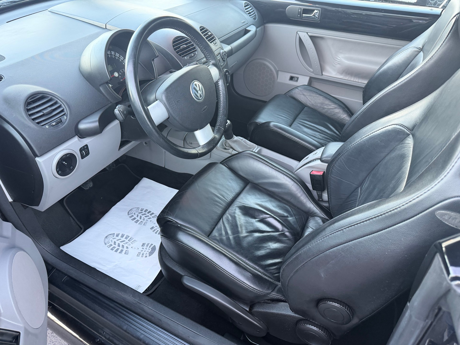 VW Beetle Cabrio 1.8 T-image-7