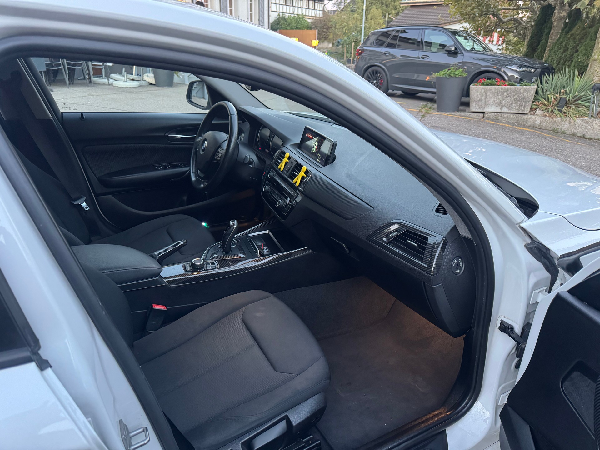 BMW 118i Edition M Sport Steptronic-image-6