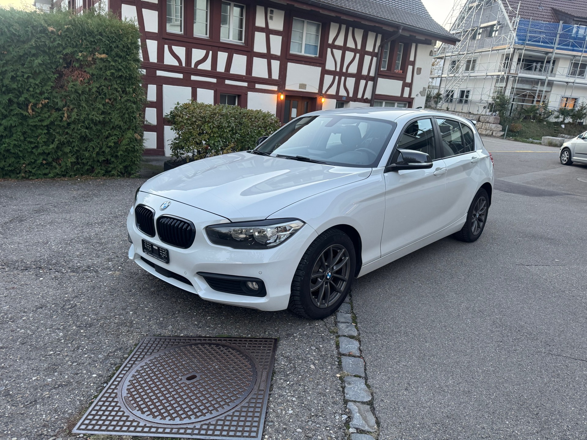 BMW 118i Edition M Sport Steptronic-image-1