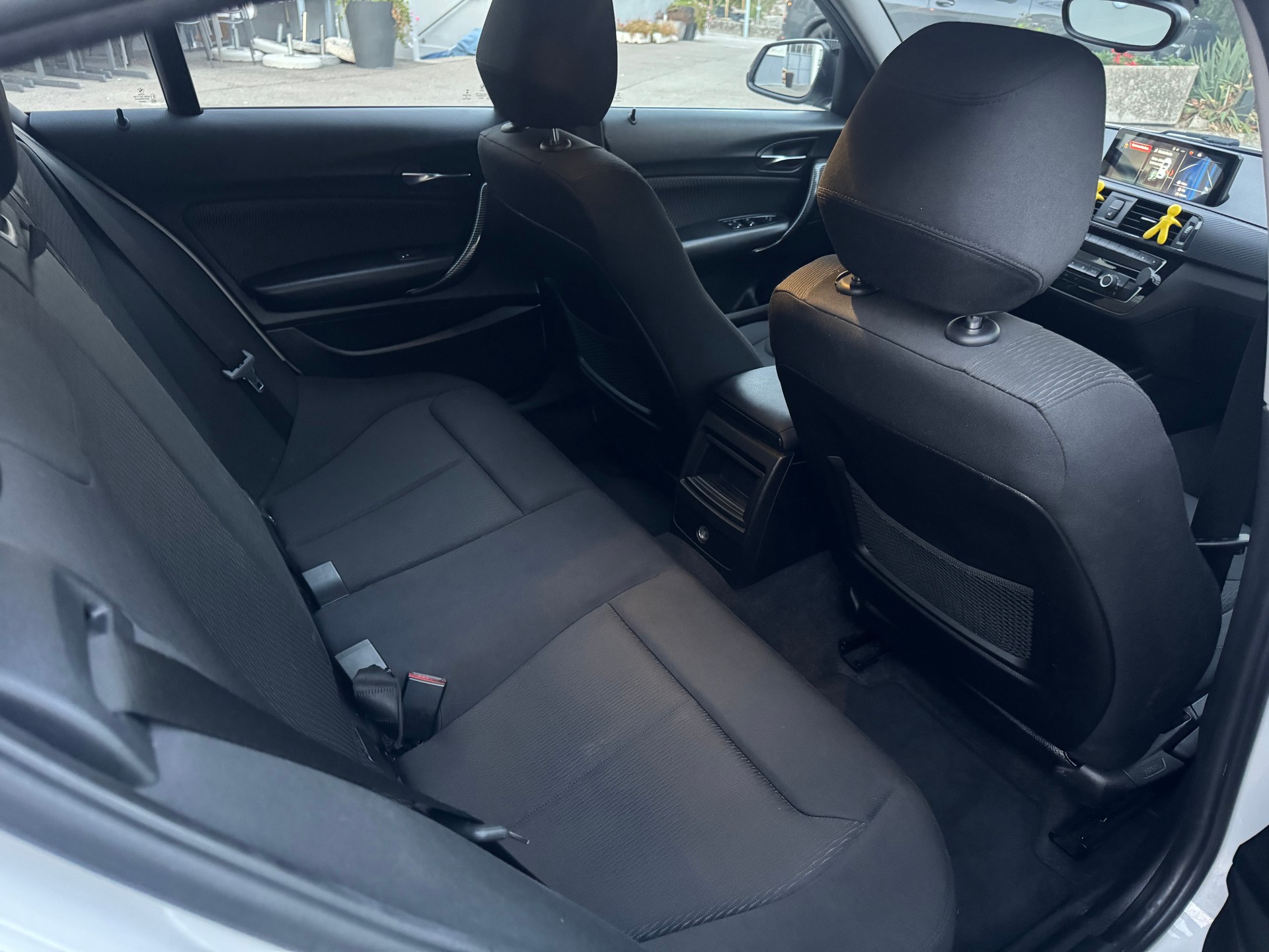 BMW 118i Edition M Sport Steptronic-image-5