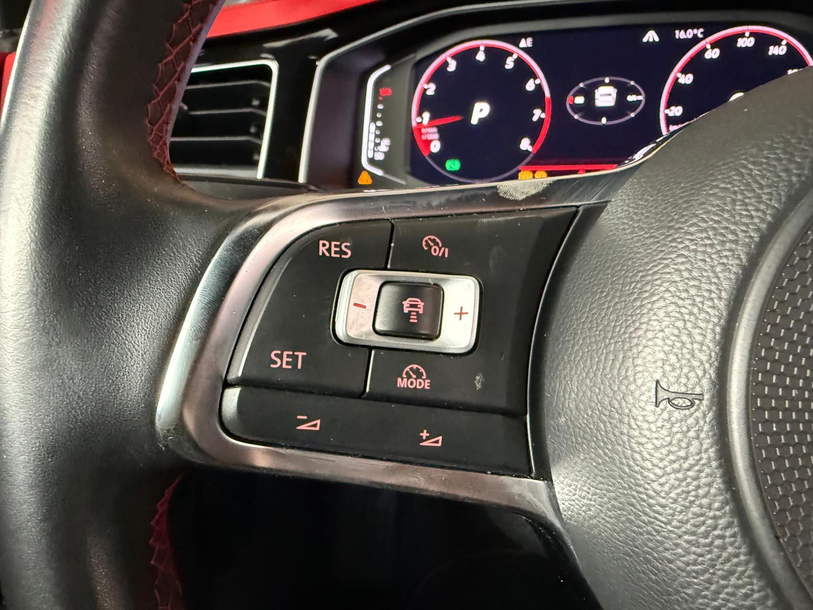 VW Polo 2.0 TSI GTI DSG-image-18