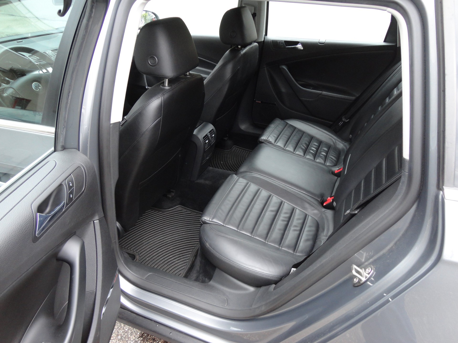 VW PASSAT 3.6 V6 FSI 4 Motion-image-7