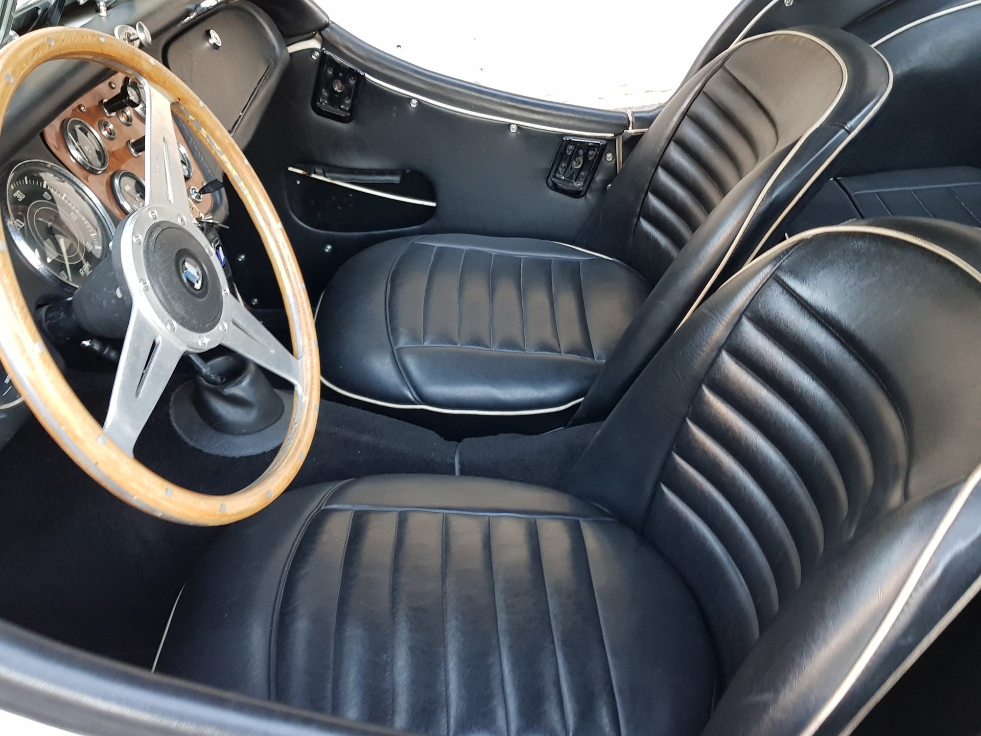 TRIUMPH TR3 B-image-2