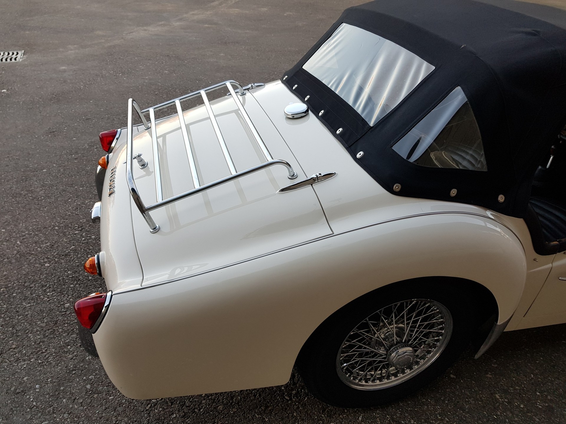 TRIUMPH TR3 B-image-3