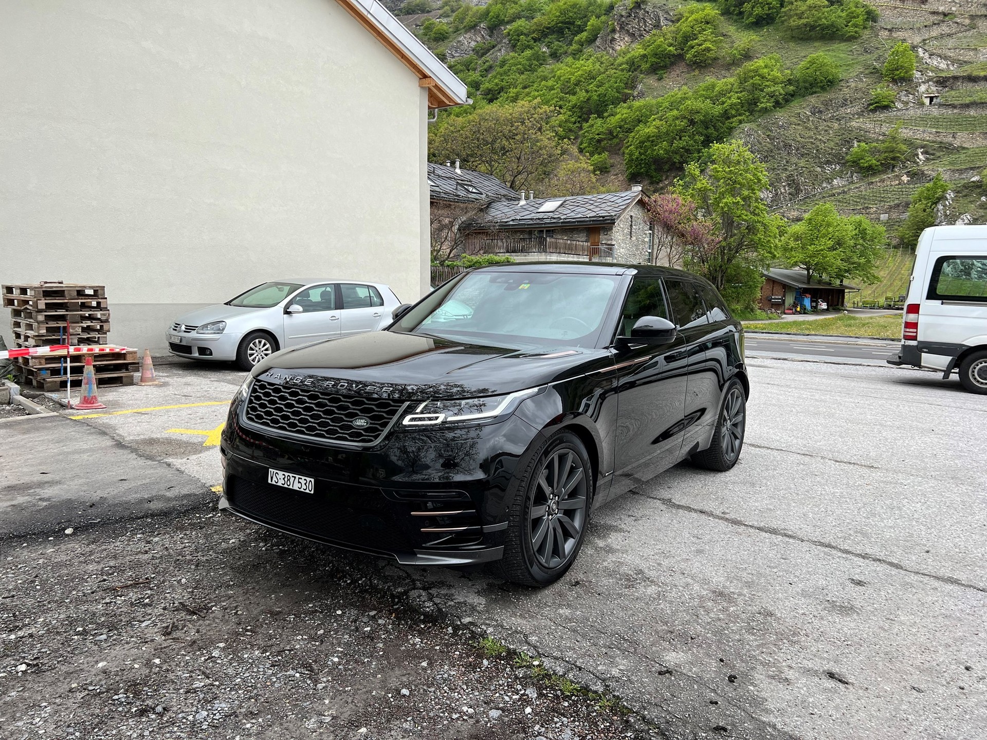 LAND ROVER Range Rover Velar R-Dynamic D 300 HSE Automatic-image-3