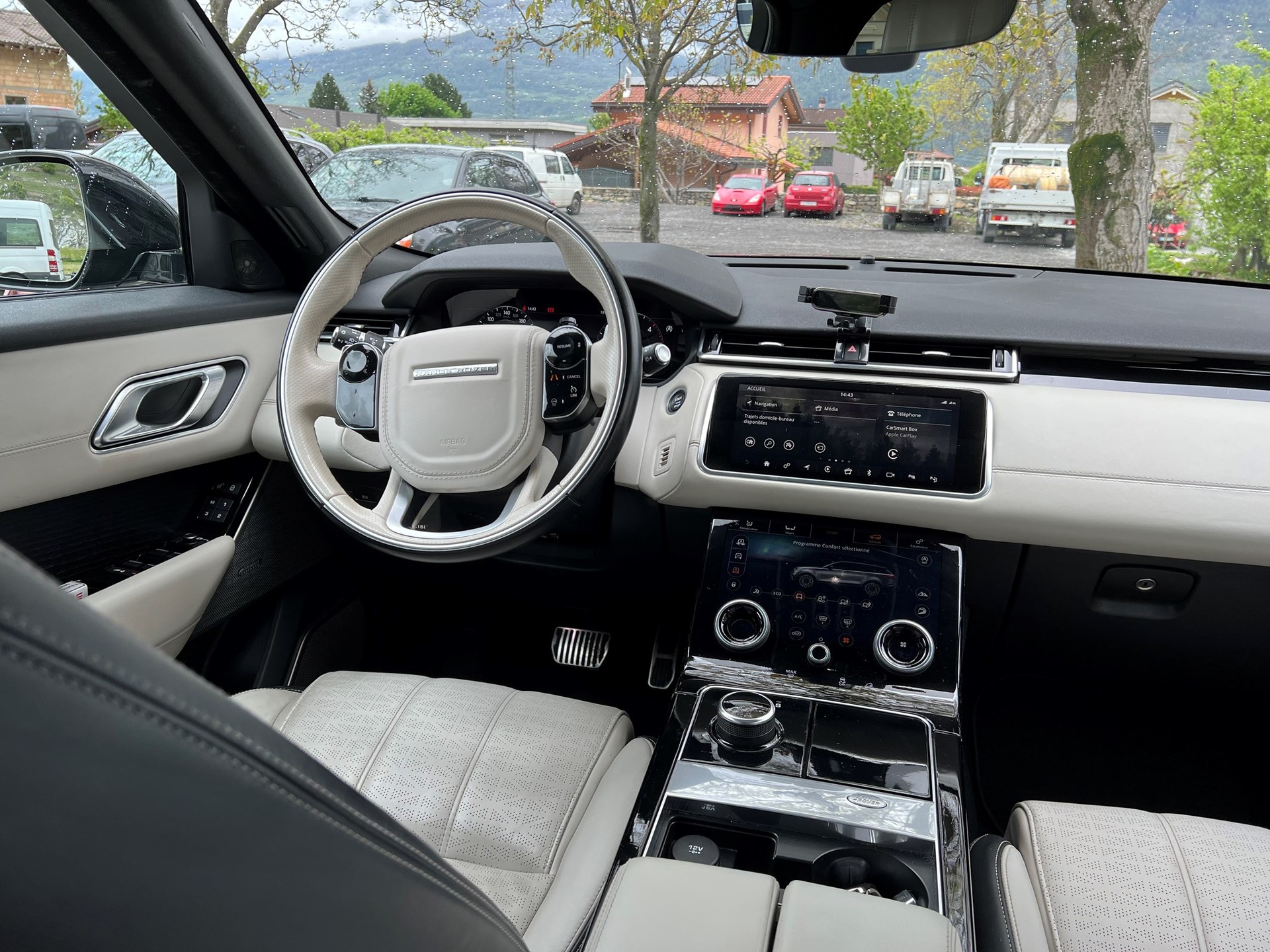 LAND ROVER Range Rover Velar R-Dynamic D 300 HSE Automatic-image-6