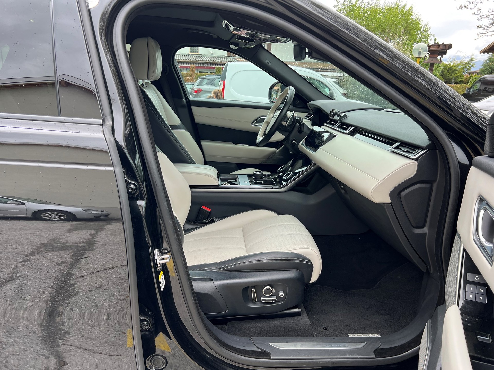 LAND ROVER Range Rover Velar R-Dynamic D 300 HSE Automatic-image-8