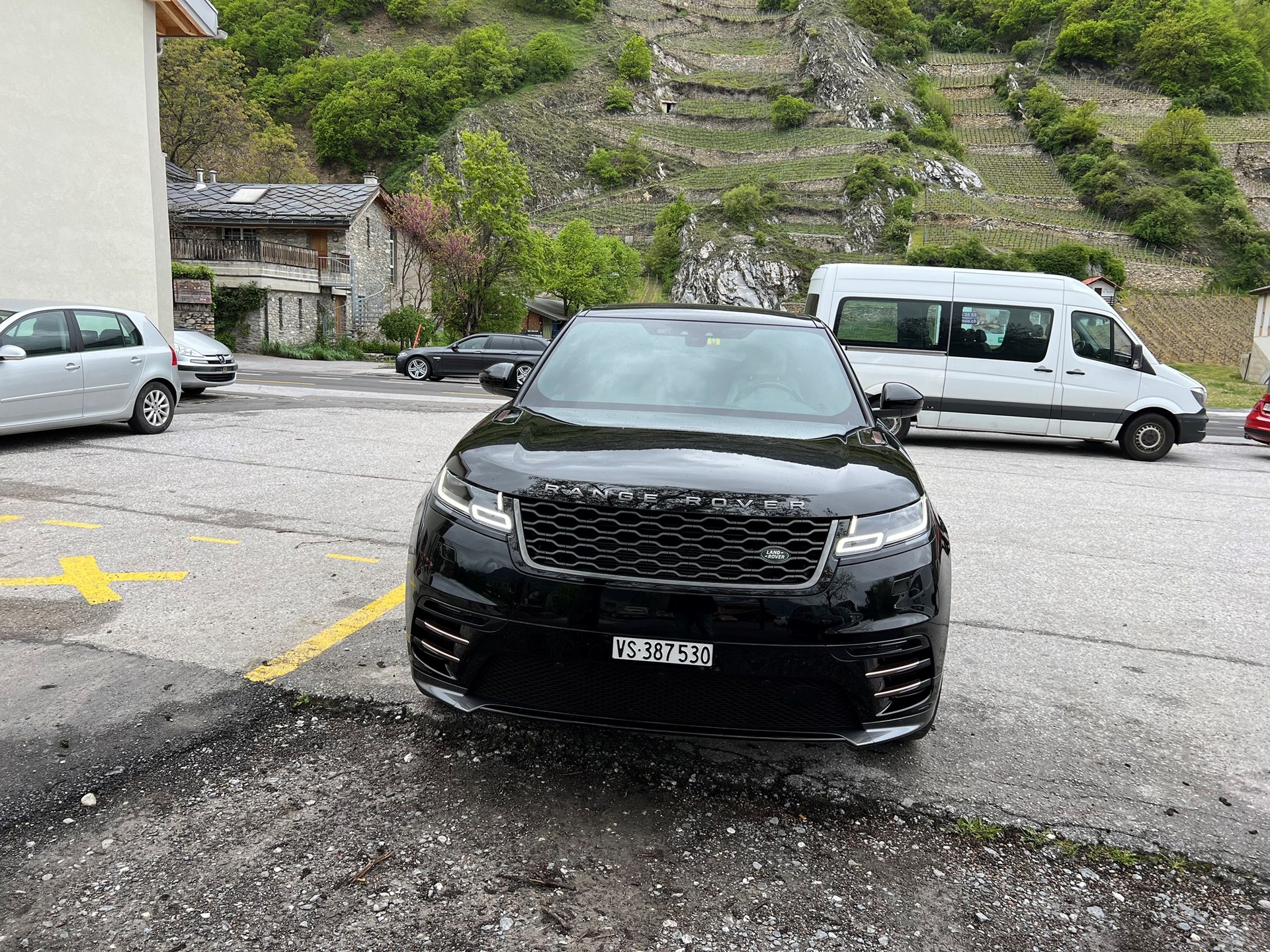 LAND ROVER Range Rover Velar R-Dynamic D 300 HSE Automatic-image-1