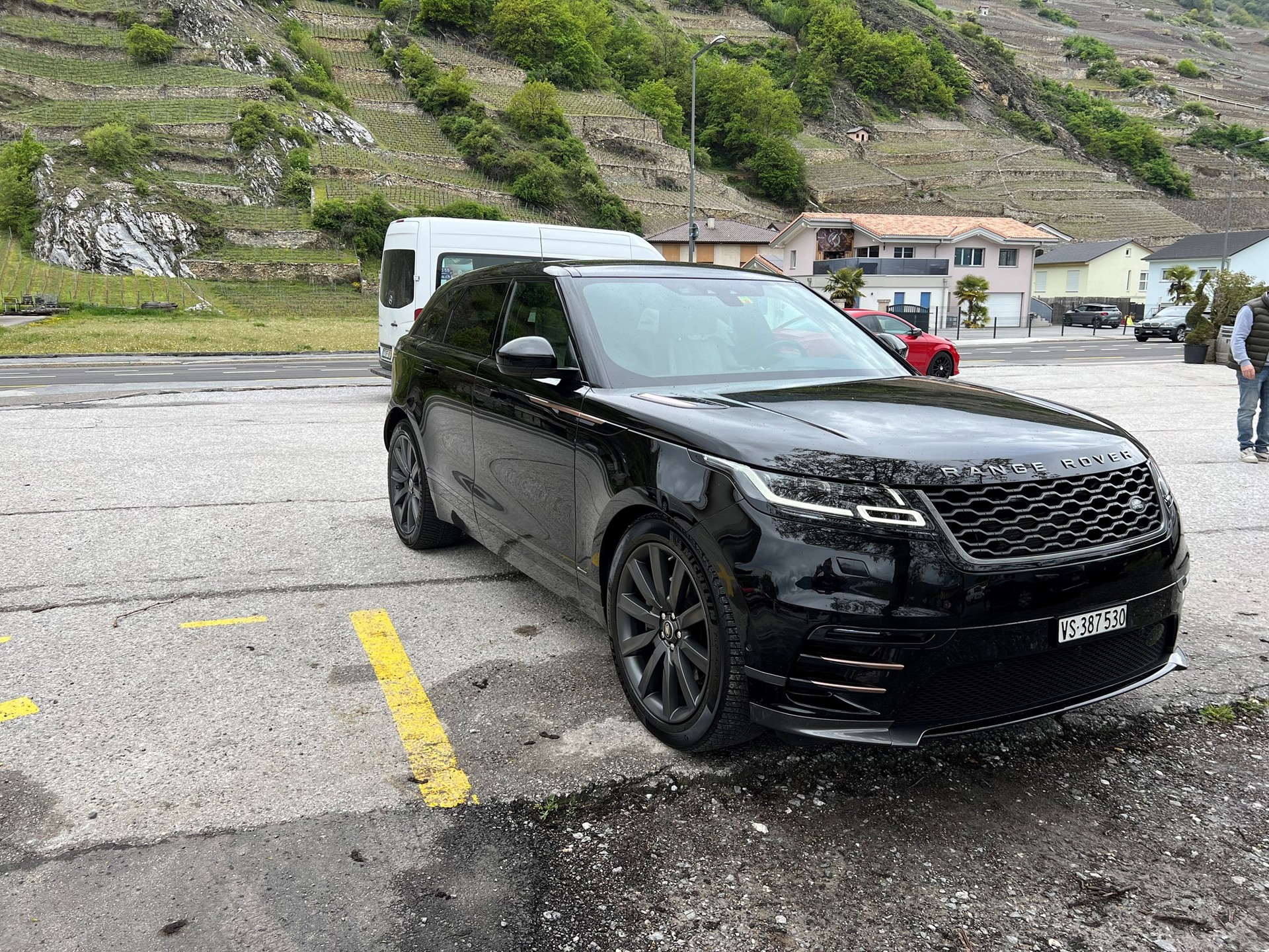 LAND ROVER Range Rover Velar R-Dynamic D 300 HSE Automatic-image-4