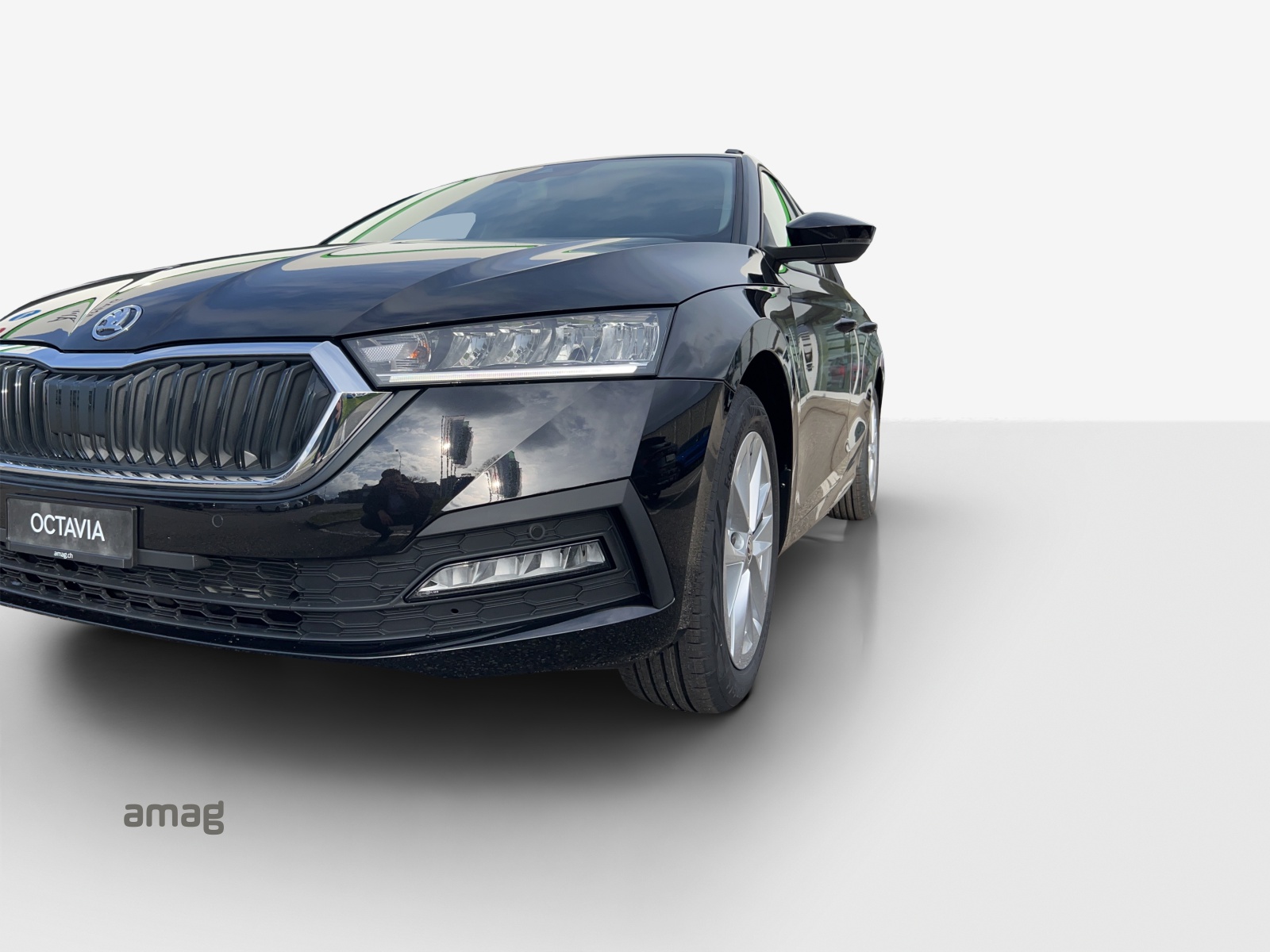 SKODA Octavia Combi 1.0 TSI mHEV DSG Ambition-image-11