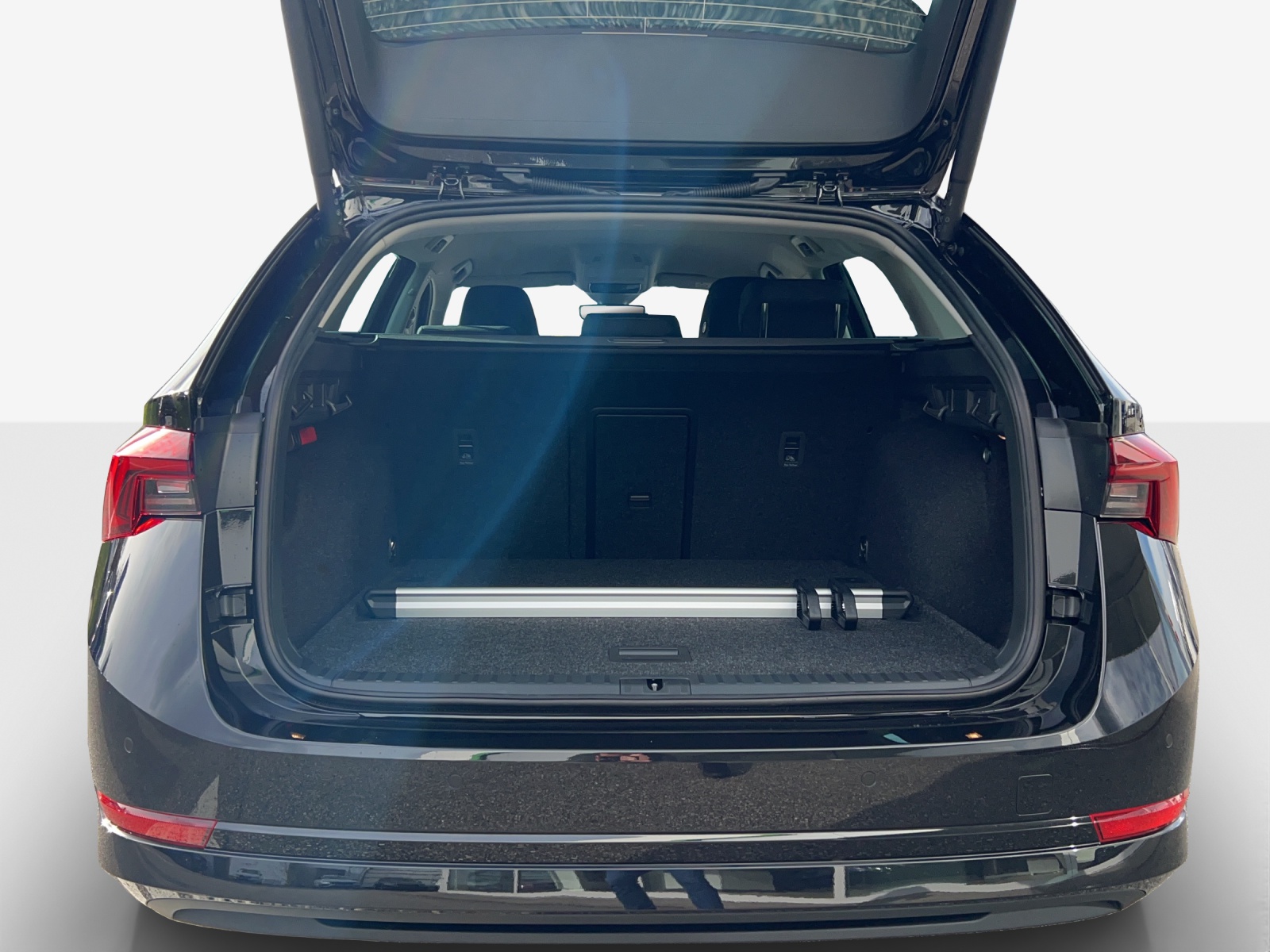 SKODA Octavia Combi 1.0 TSI mHEV DSG Ambition-image-9
