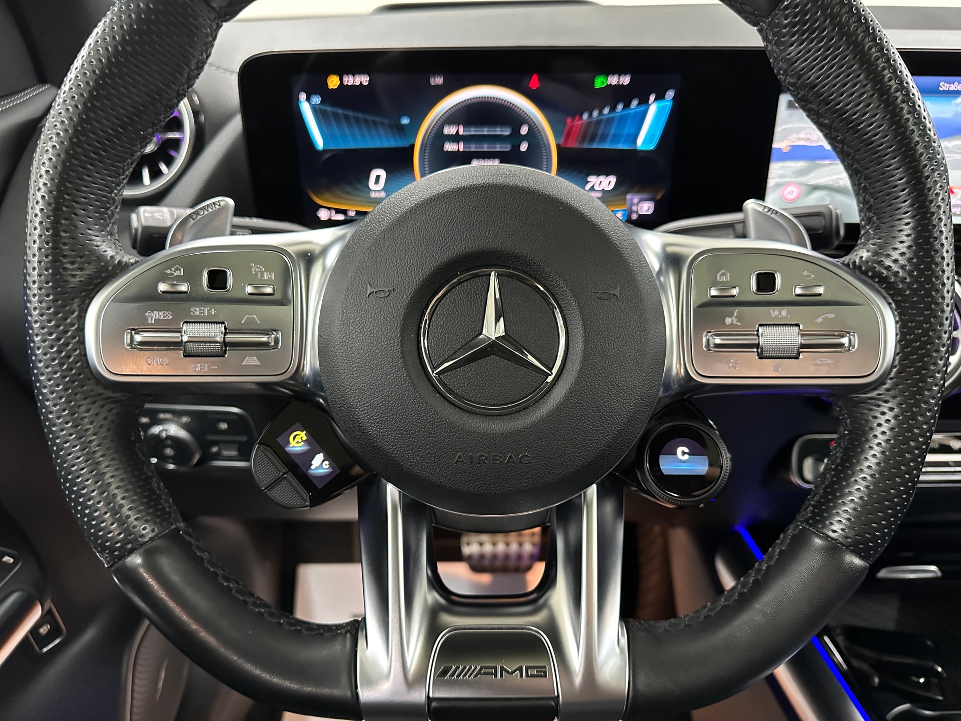 MERCEDES-BENZ GLA 35 AMG 4Matic Performance 8G-Speedshift DCT-image-12