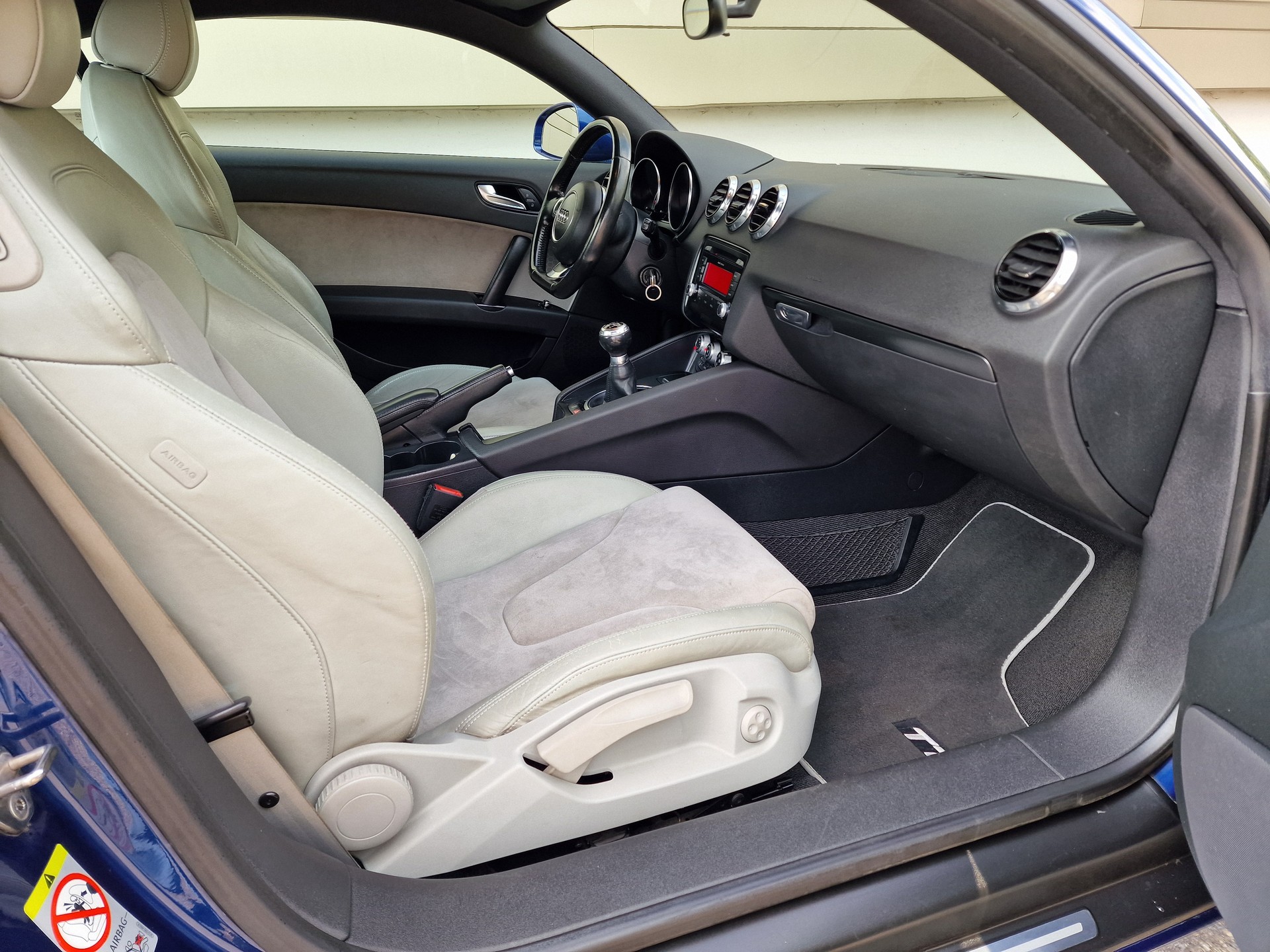 AUDI TT Coupé 2.0 TFSI-image-18