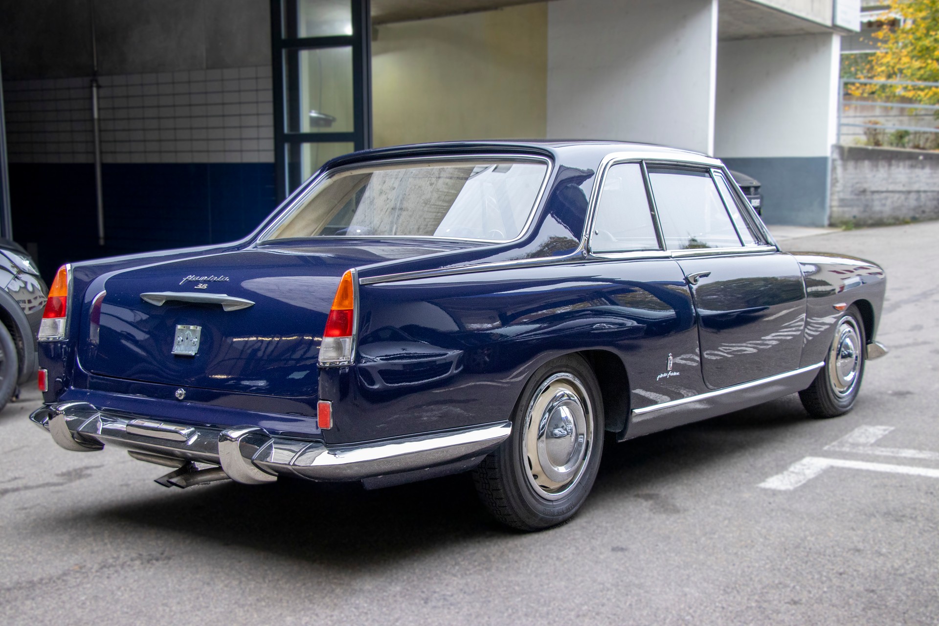 LANCIA Flaminia 3B-showroom-element-3
