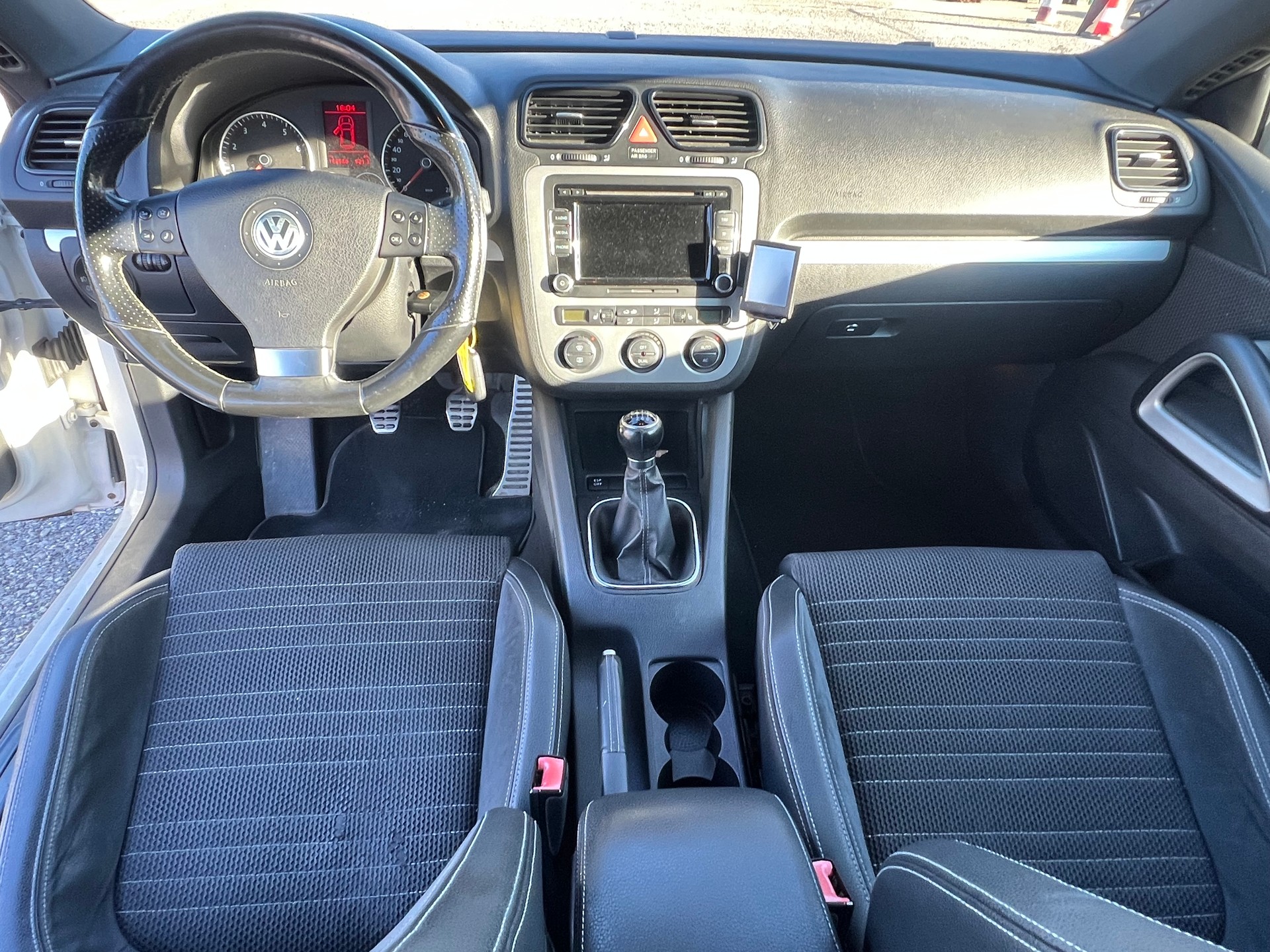 VW Scirocco 2.0 TSI-image-5