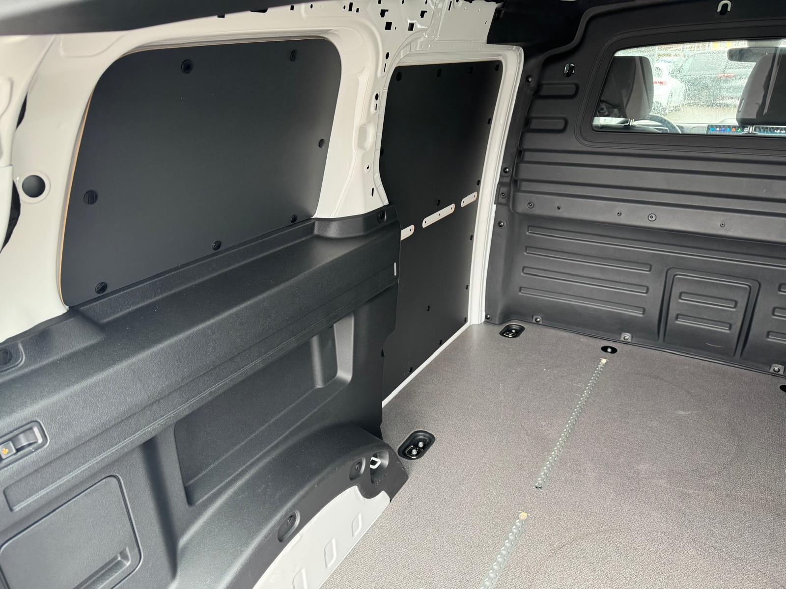 VW ID. Buzz Cargo-image-6
