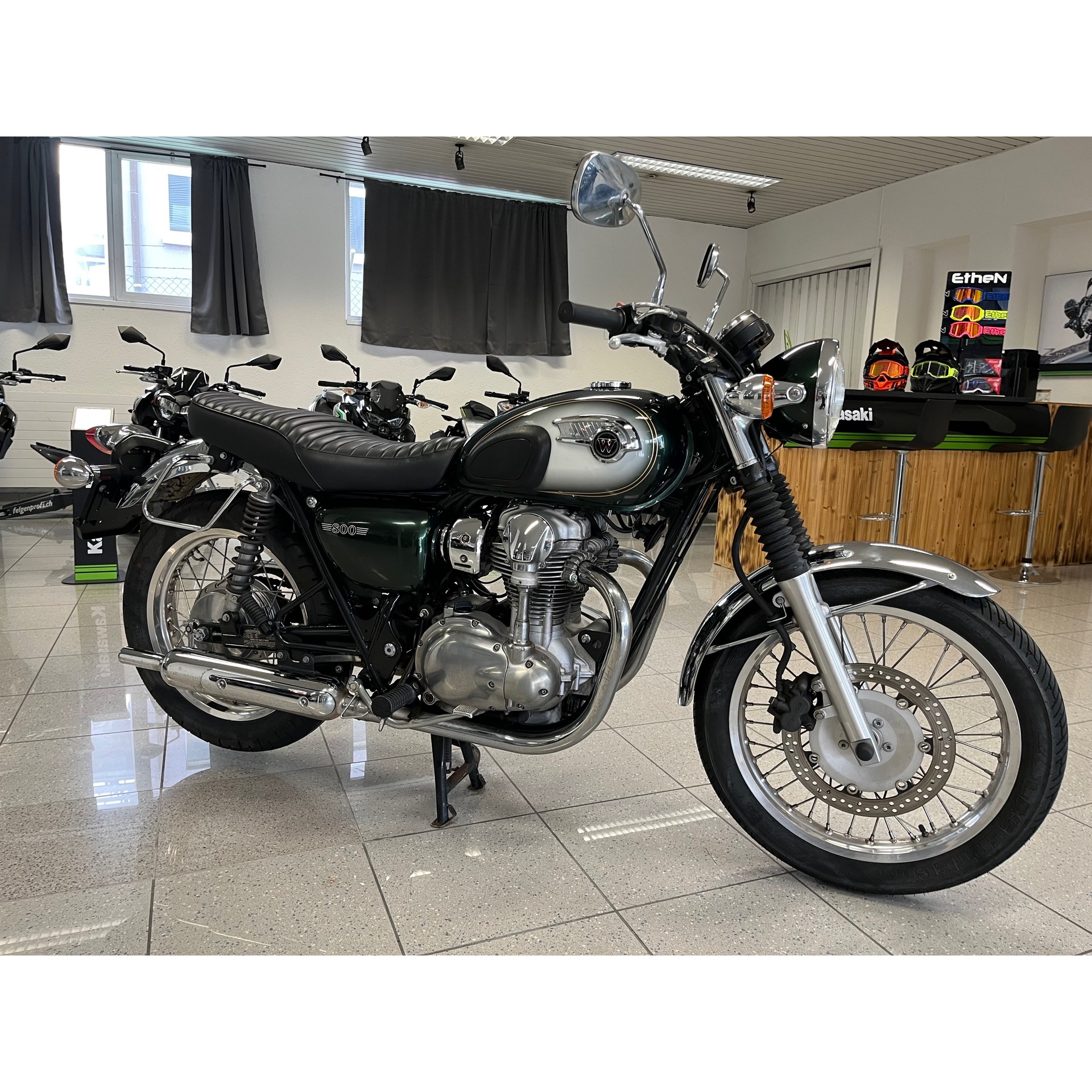 KAWASAKI W 800
