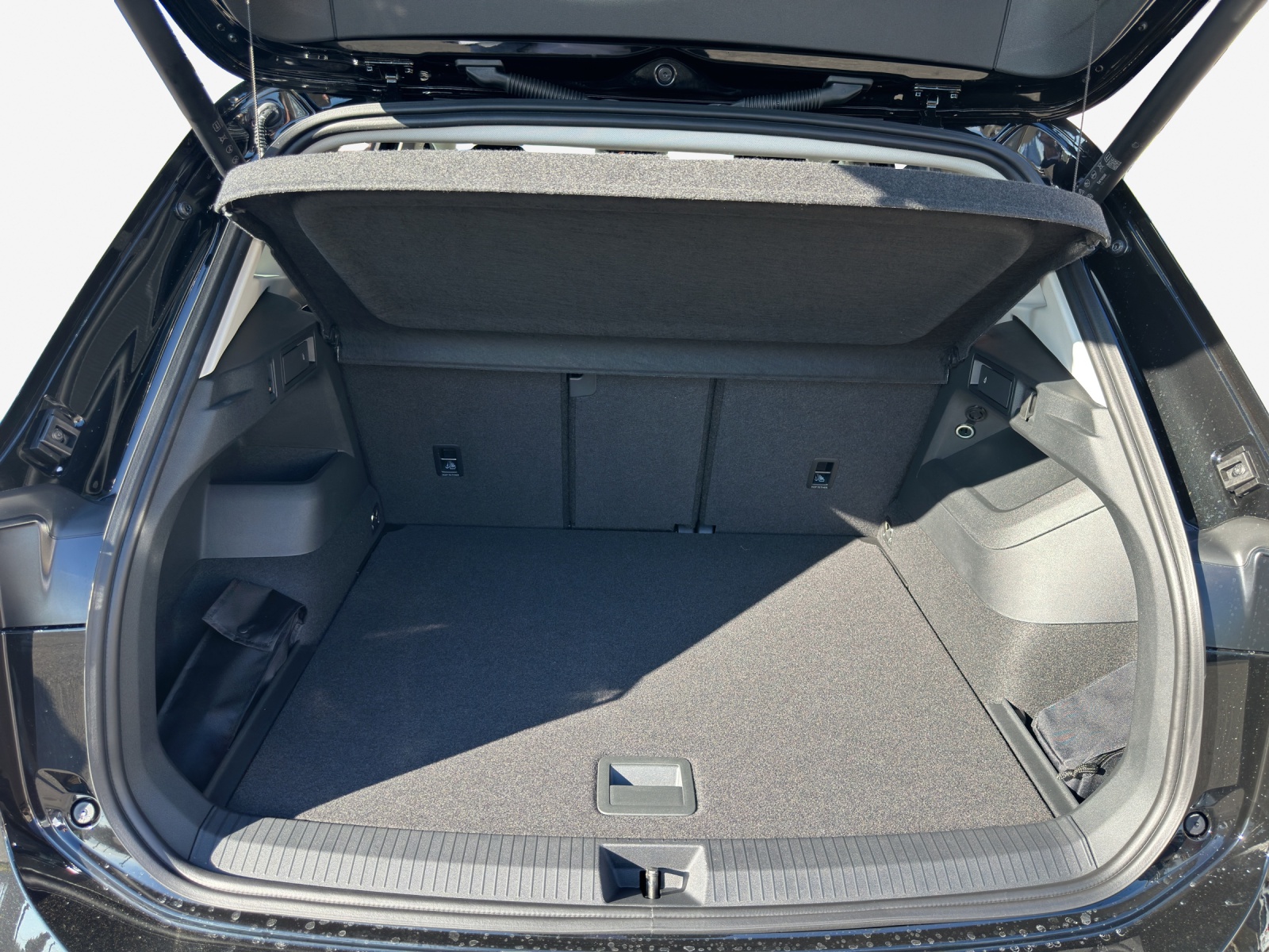 VW Tiguan 2.0 TDI SCR Life DSG-image-12