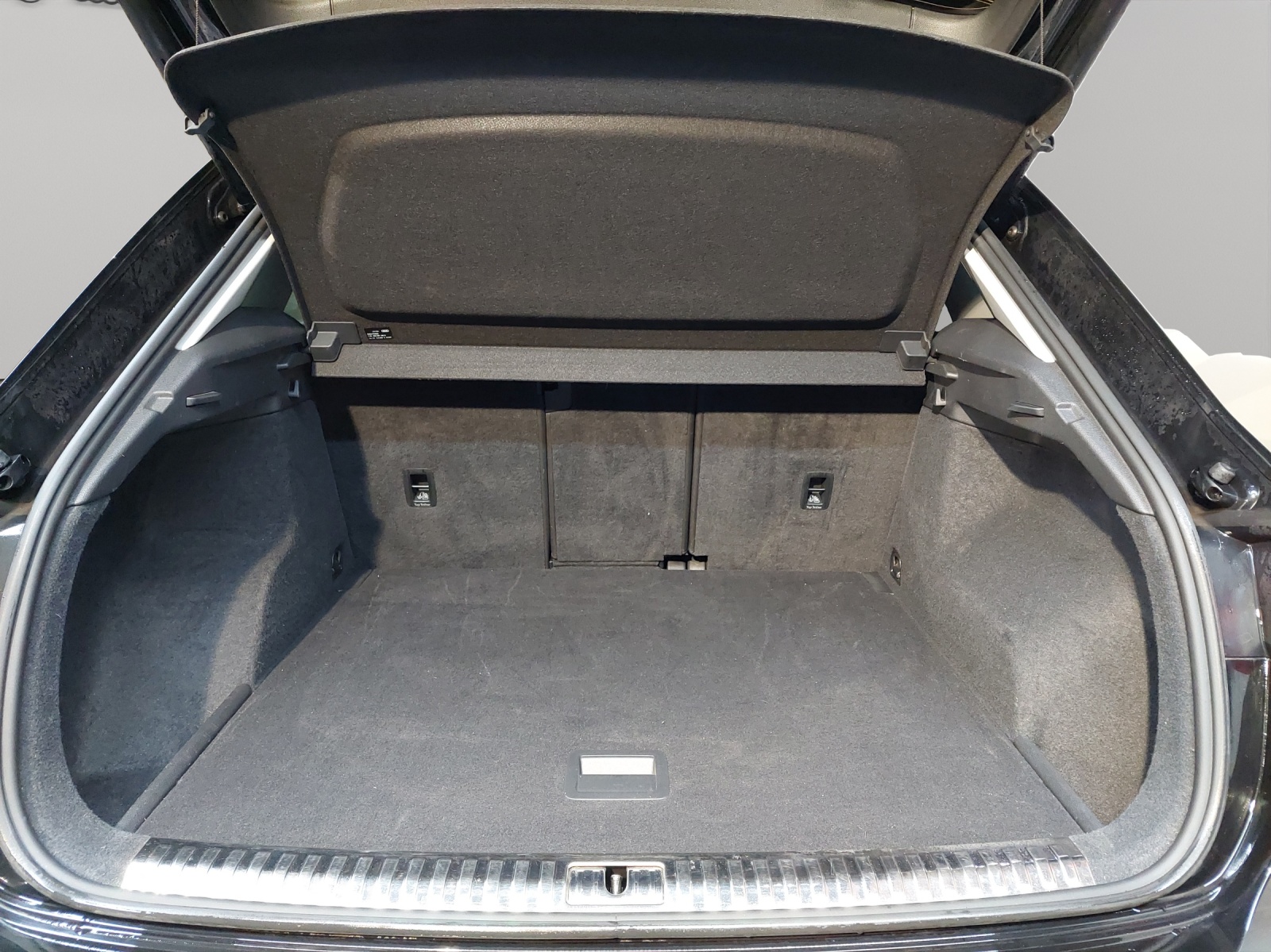 AUDI Q3 35 TDI S line quattro S-tronic-image-10