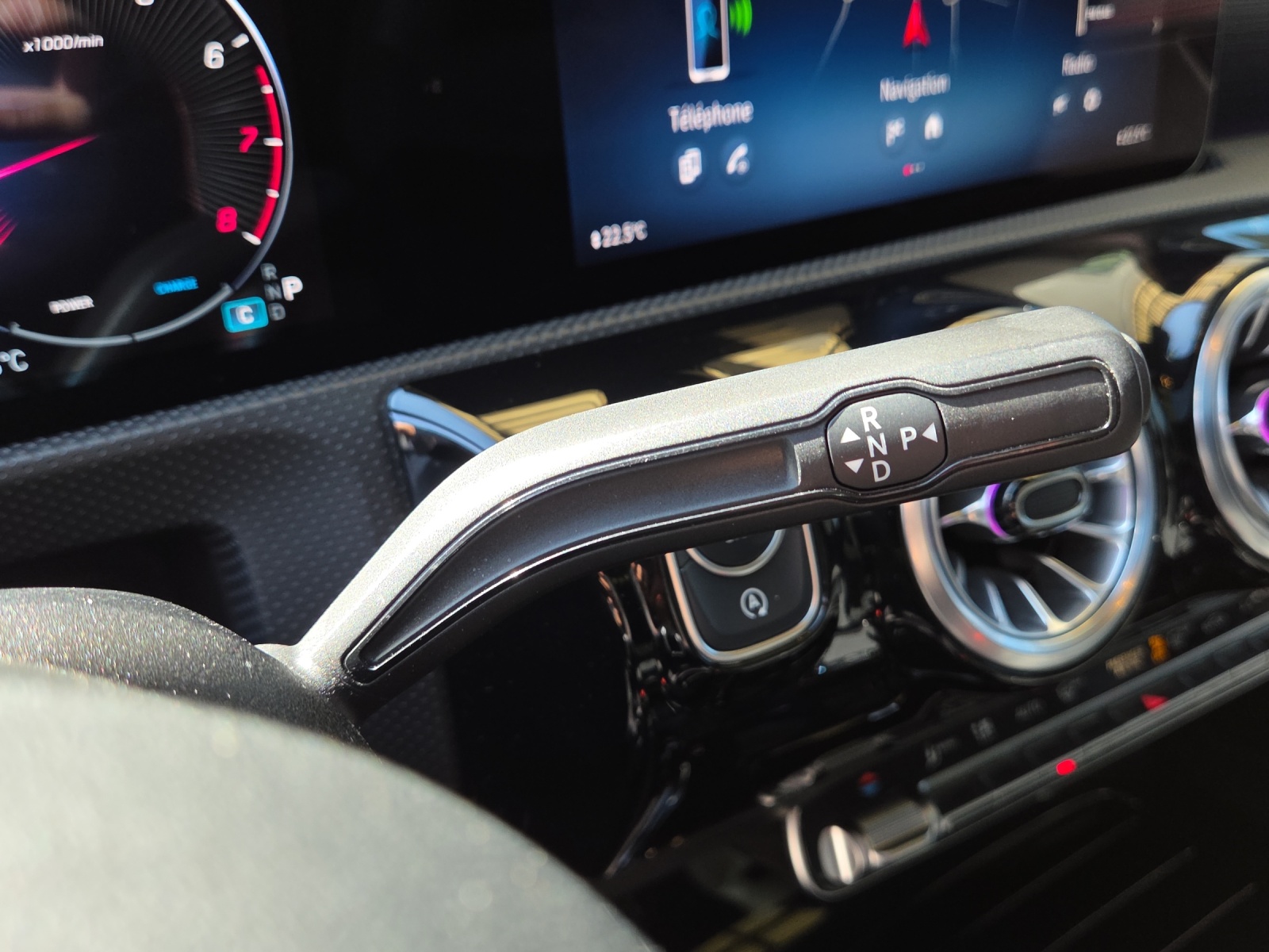 MERCEDES-BENZ CLA SB 250 8G-DCT 4M-image-12