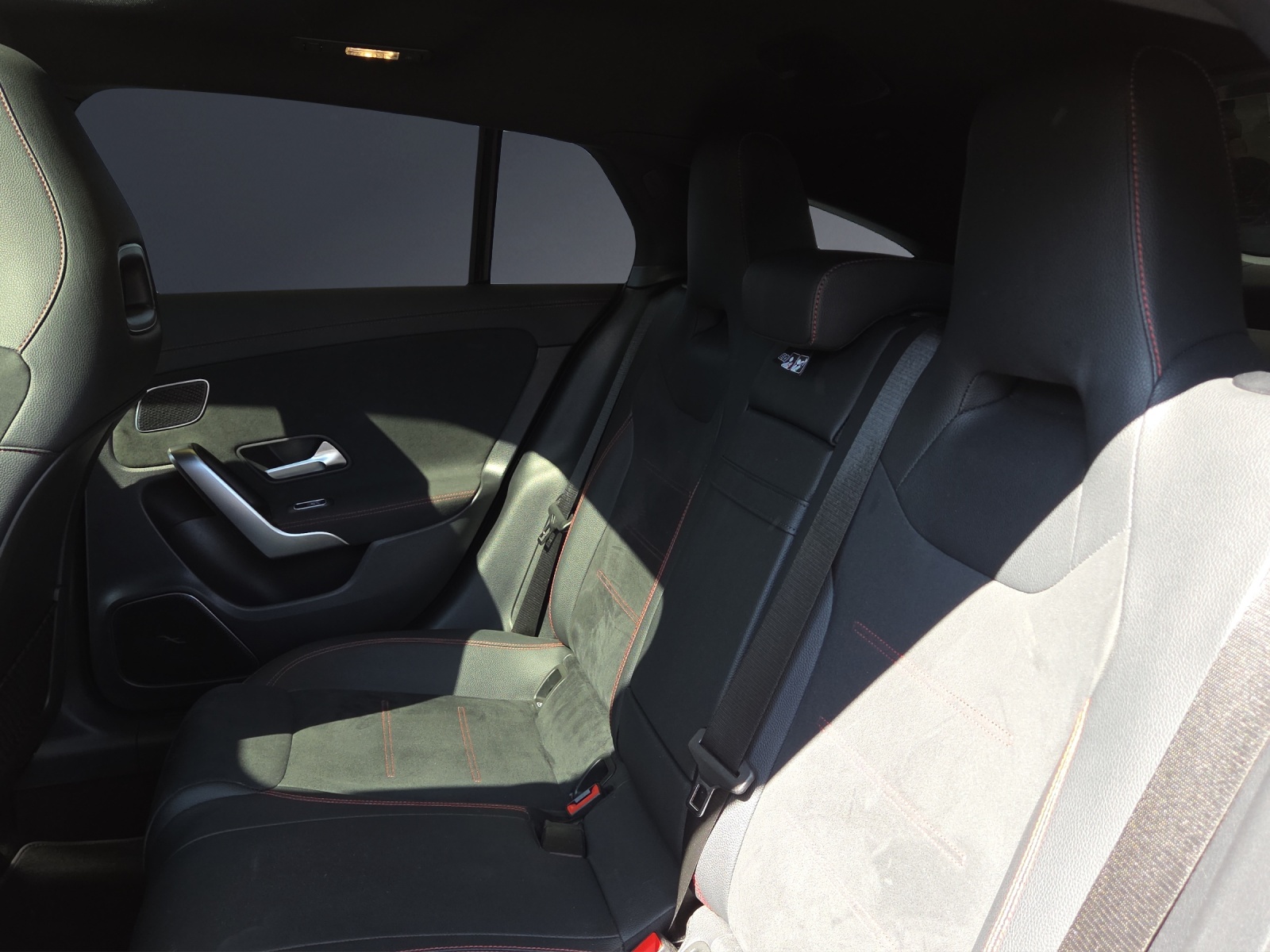 MERCEDES-BENZ CLA SB 250 8G-DCT 4M-image-16