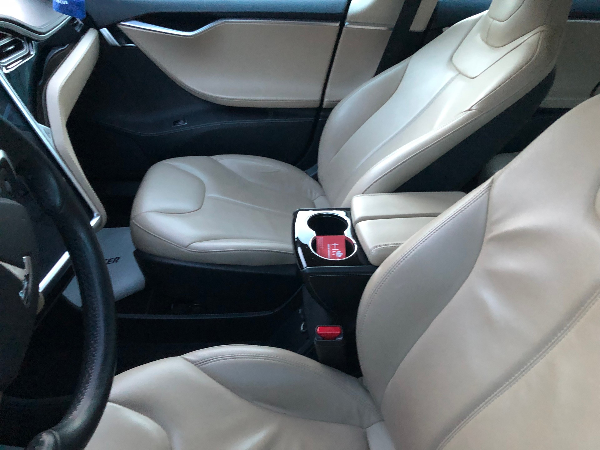 TESLA Model S 60-image-4
