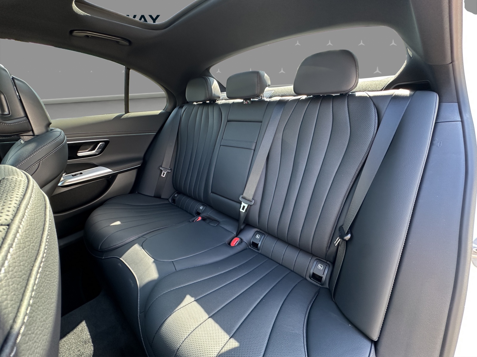MERCEDES-BENZ E 450 d 4Matic 9G-Tronic-image-12