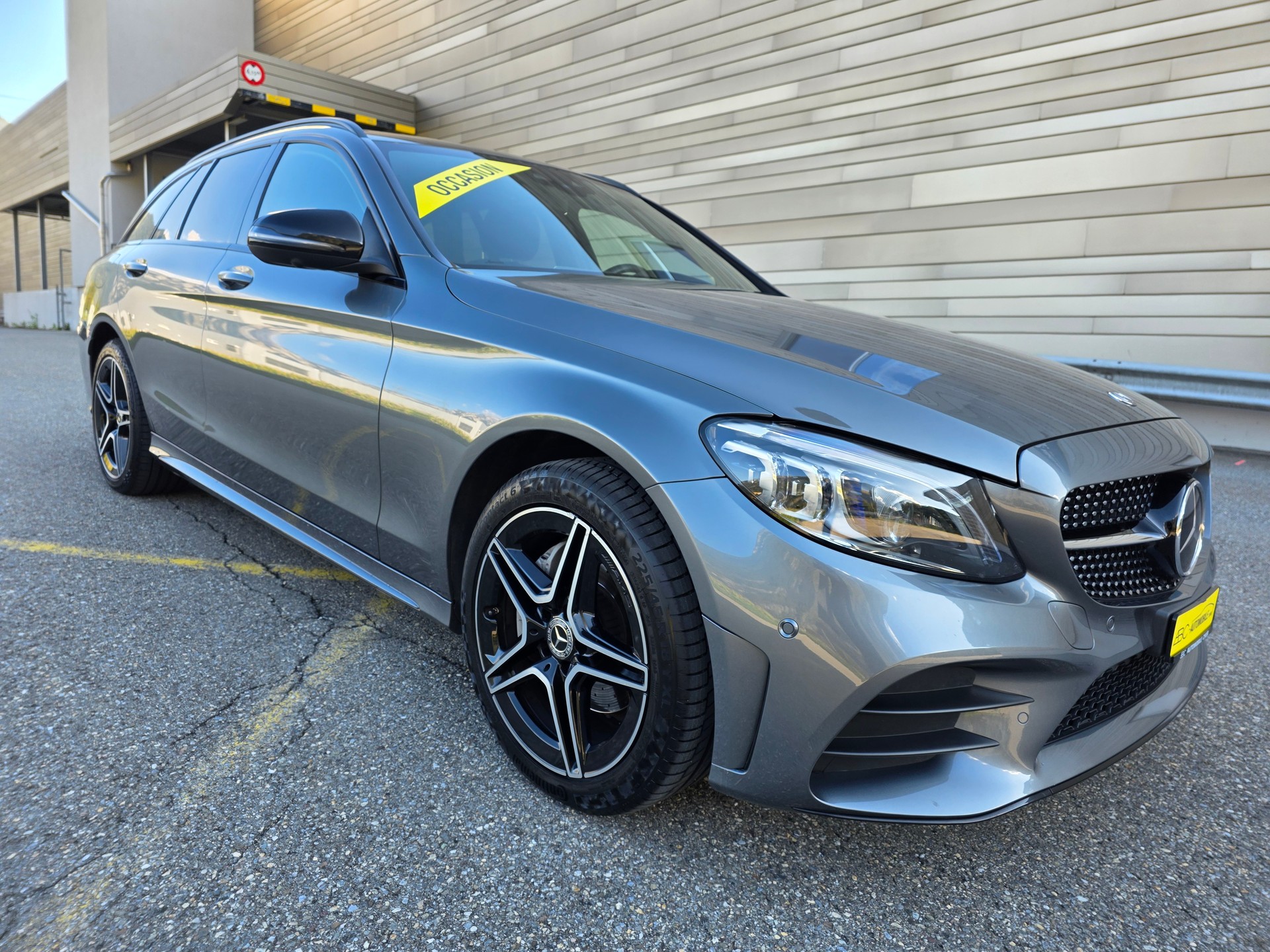 MERCEDES-BENZ C 220 d Swiss Star AMG Line 4M 9G-Tronic-image-6
