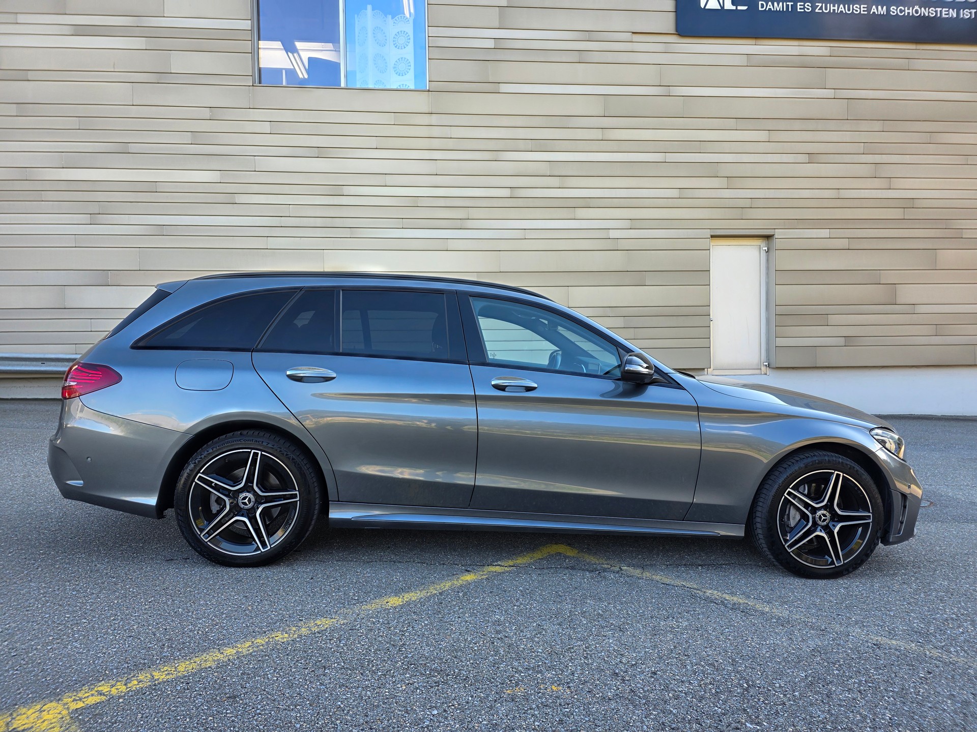 MERCEDES-BENZ C 220 d Swiss Star AMG Line 4M 9G-Tronic-image-9