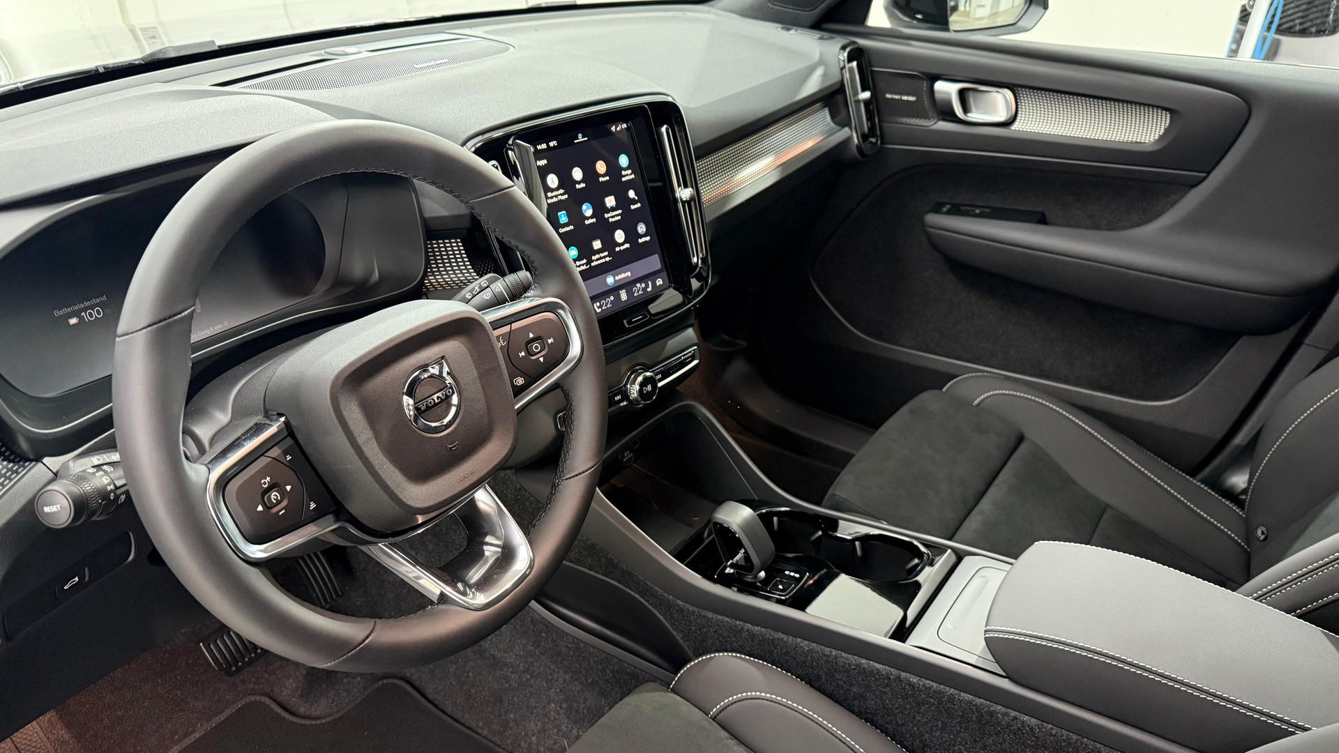 VOLVO EX40 Twin Ultra AWD-image-3
