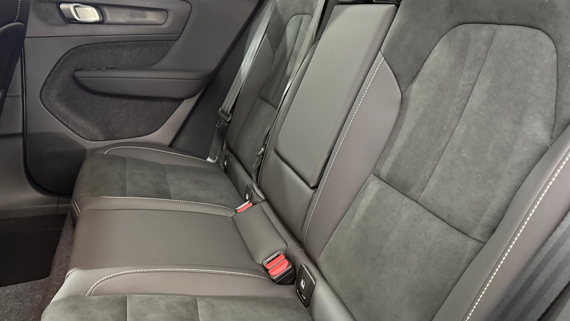 VOLVO EX40 Twin Ultra AWD-image-5