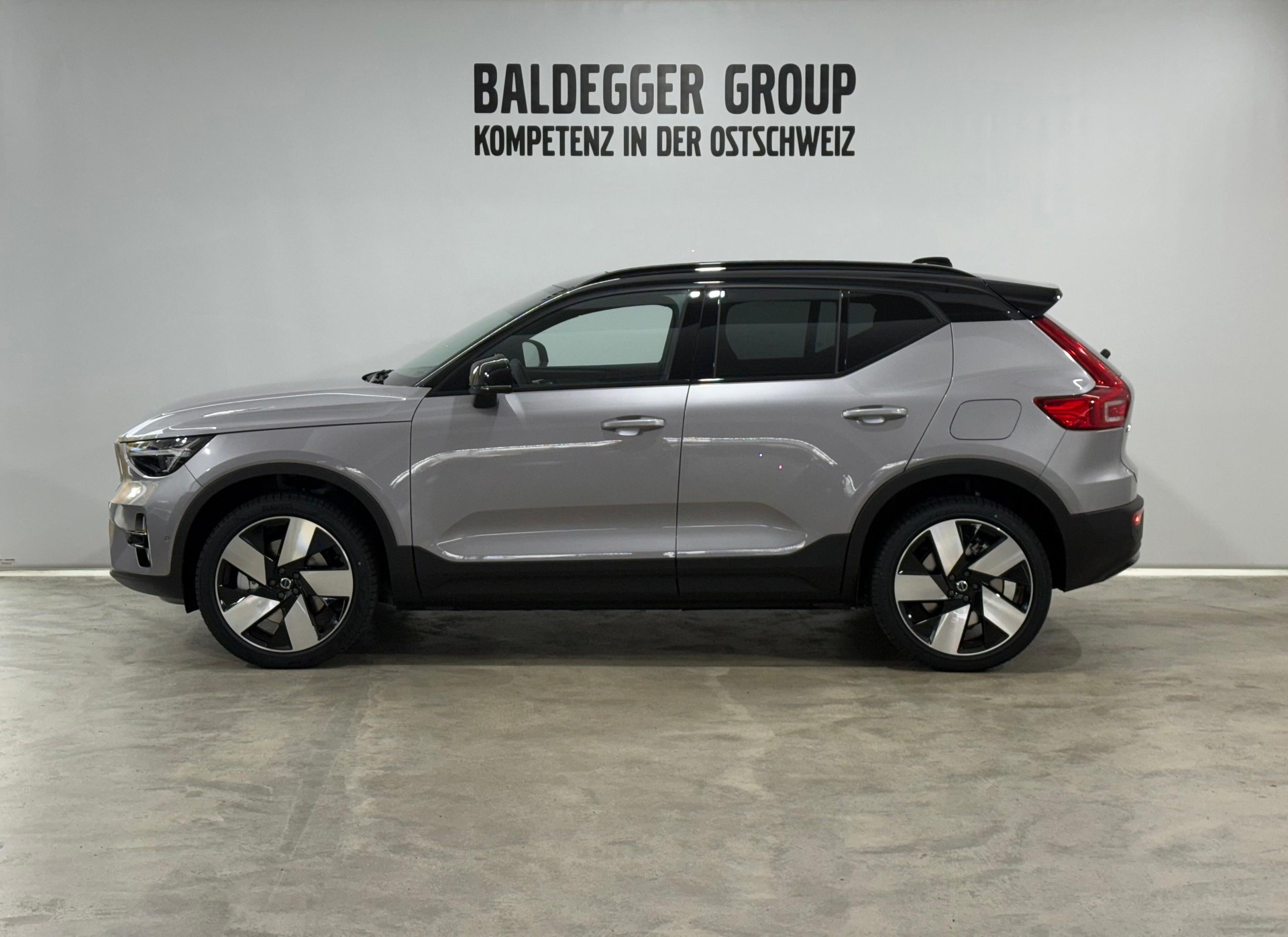 VOLVO EX40 Twin Ultra AWD-image-1