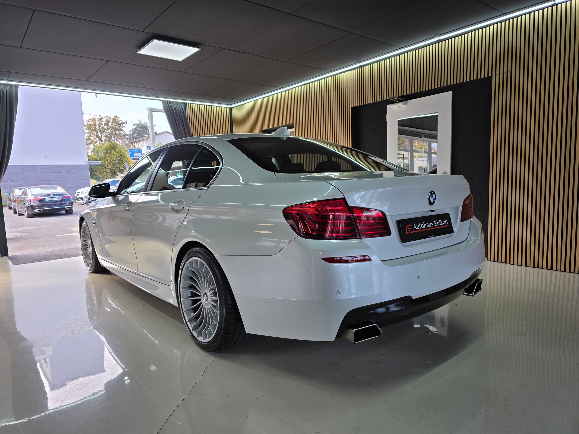 BMW 520d M-Sport LCI-image-4