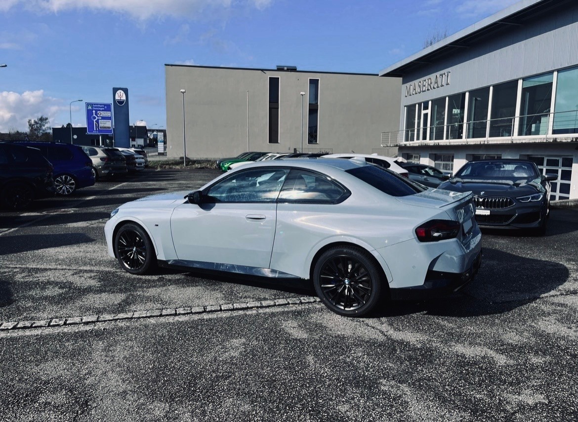 BMW M240i xDrive Steptronic-image-2