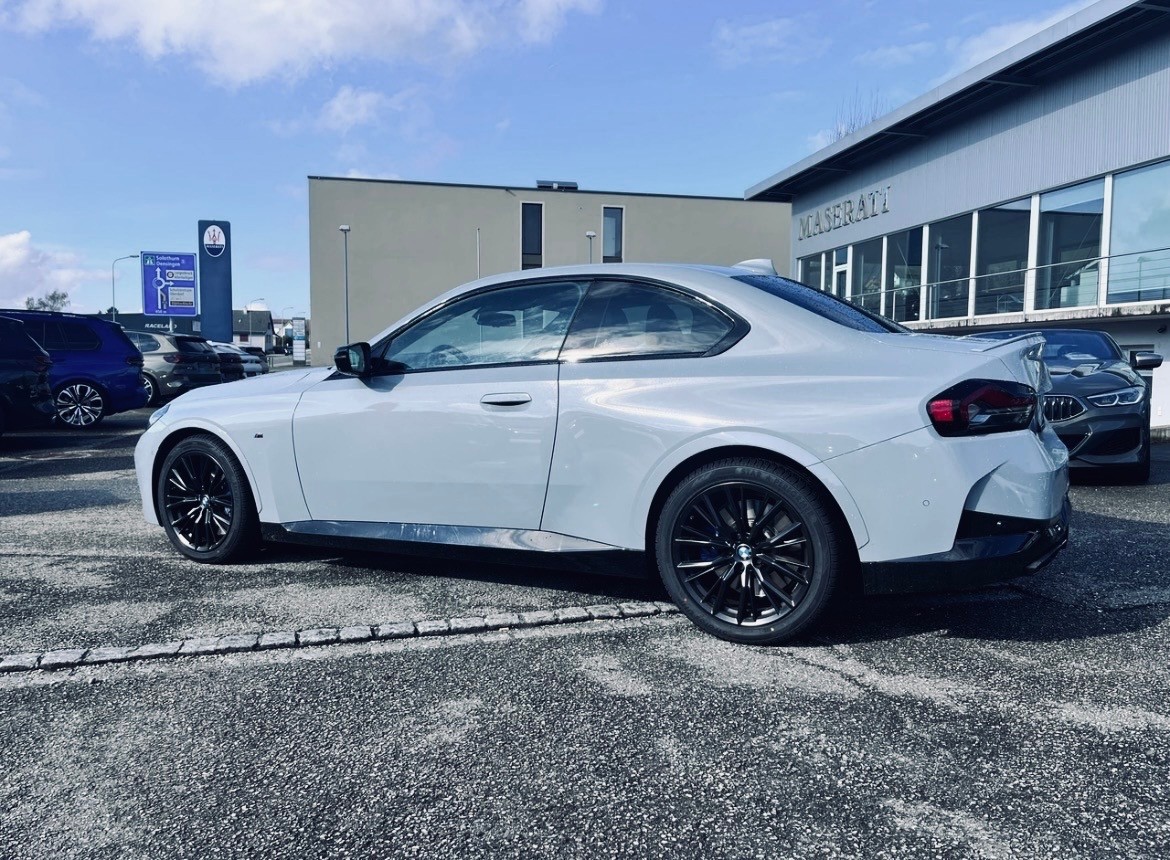 BMW M240i xDrive Steptronic-image-0