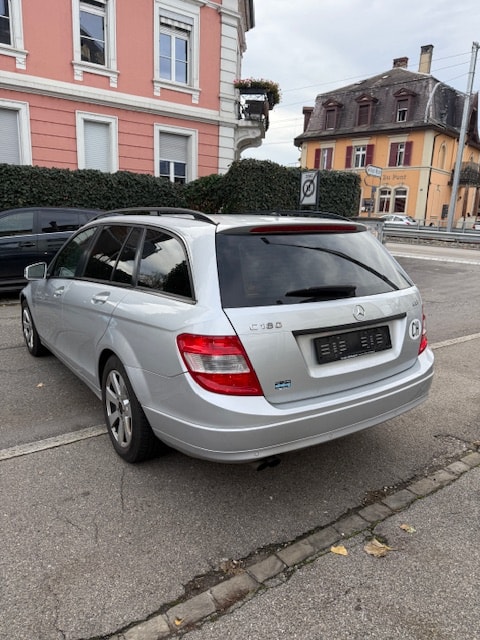 MERCEDES-BENZ C 180 CGI BlueEfficiency Automatic-image-5