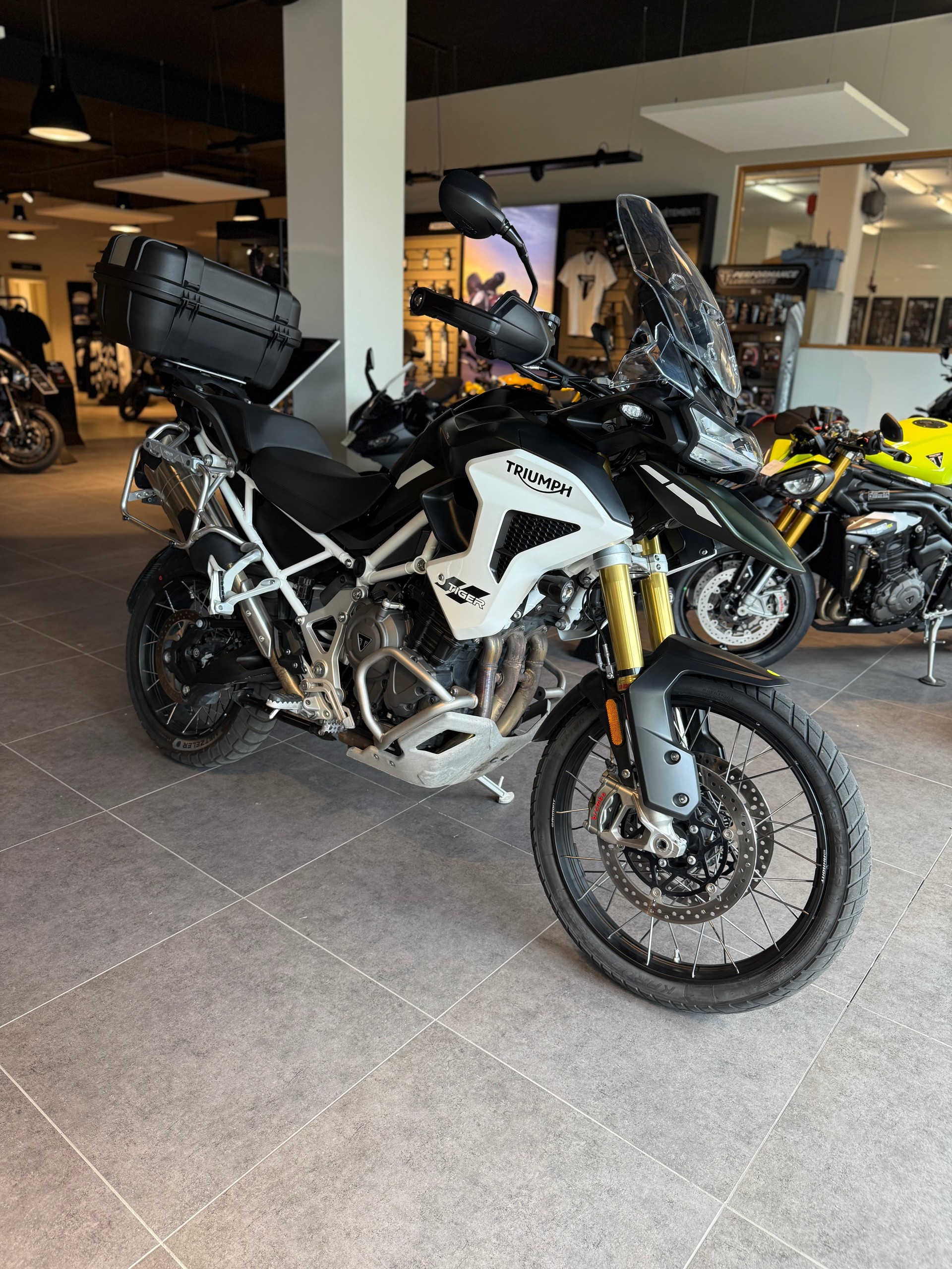 TRIUMPH Tiger 1200 Rally Pro-showroom-element-2