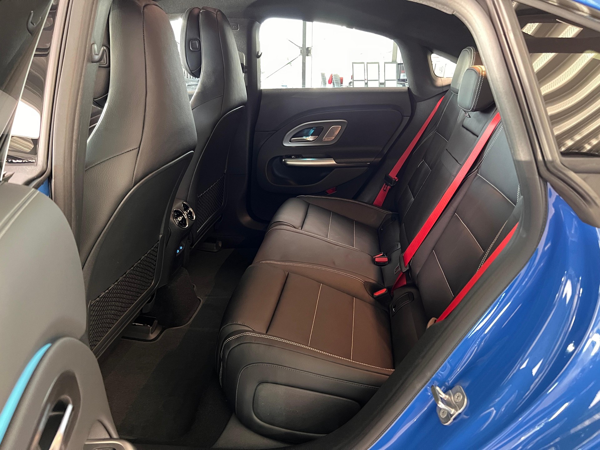 MERCEDES-BENZ CLA 350 AMG Line 4matic-image-14