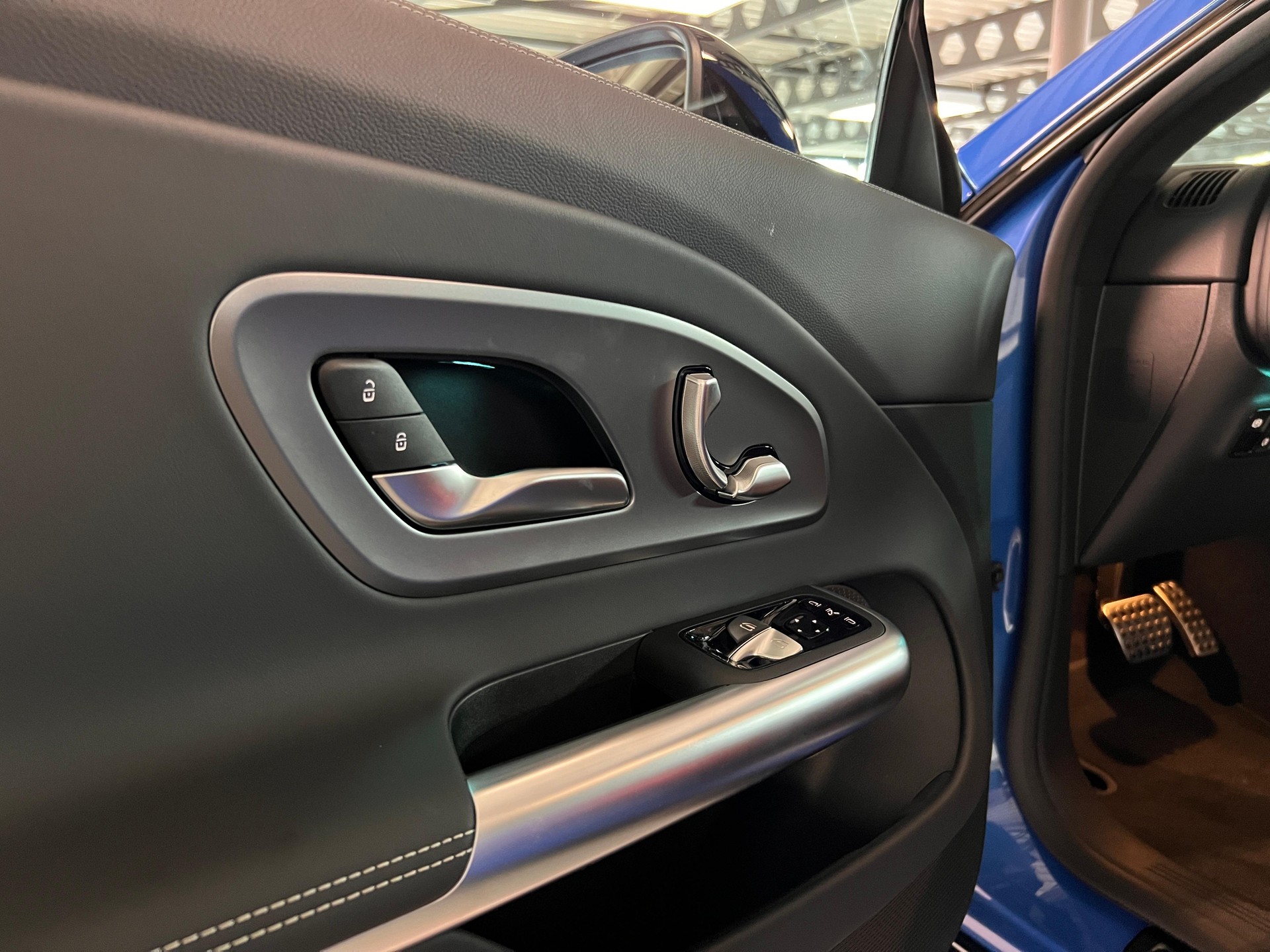 MERCEDES-BENZ CLA 350 AMG Line 4matic-image-10
